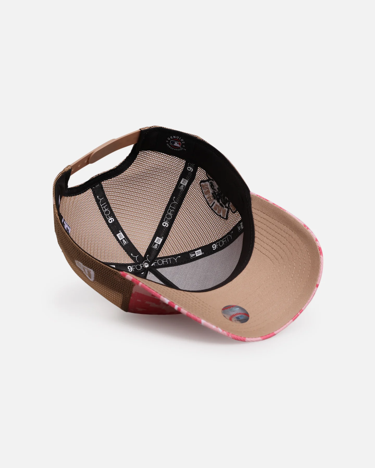 New Era Los Angeles Dodgers 'Digi Camo' 9FORTY A-Frame Trucker Snapback Pink/White - Image 6