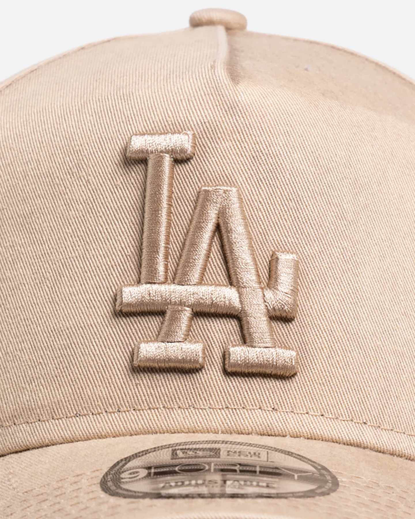 New Era Los Angeles Dodgers 'Dirty Wash' 9FORTY A-Frame Snapback Camel - Image 5