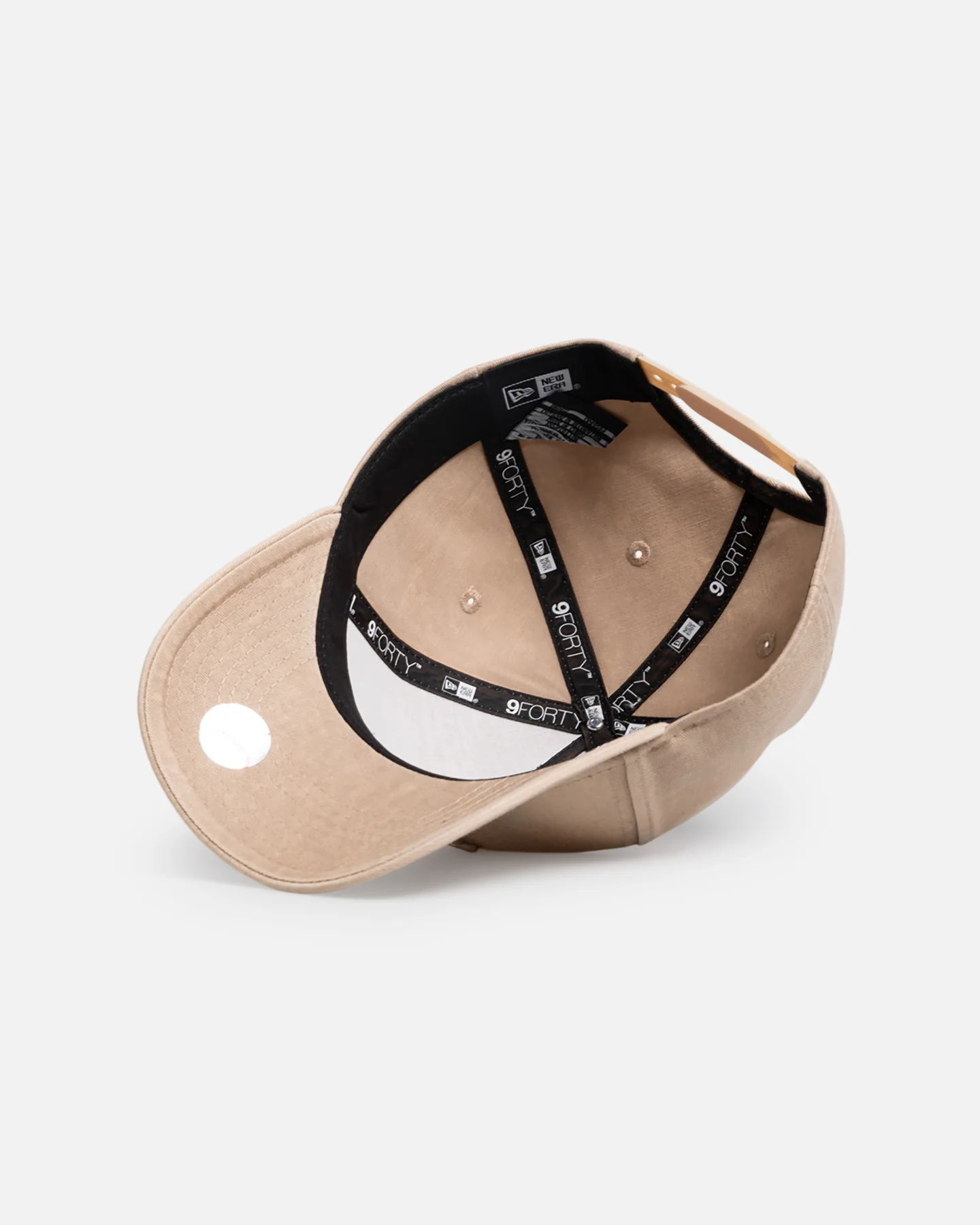 New Era Los Angeles Dodgers 'Dirty Wash' 9FORTY A-Frame Snapback Camel - Image 6