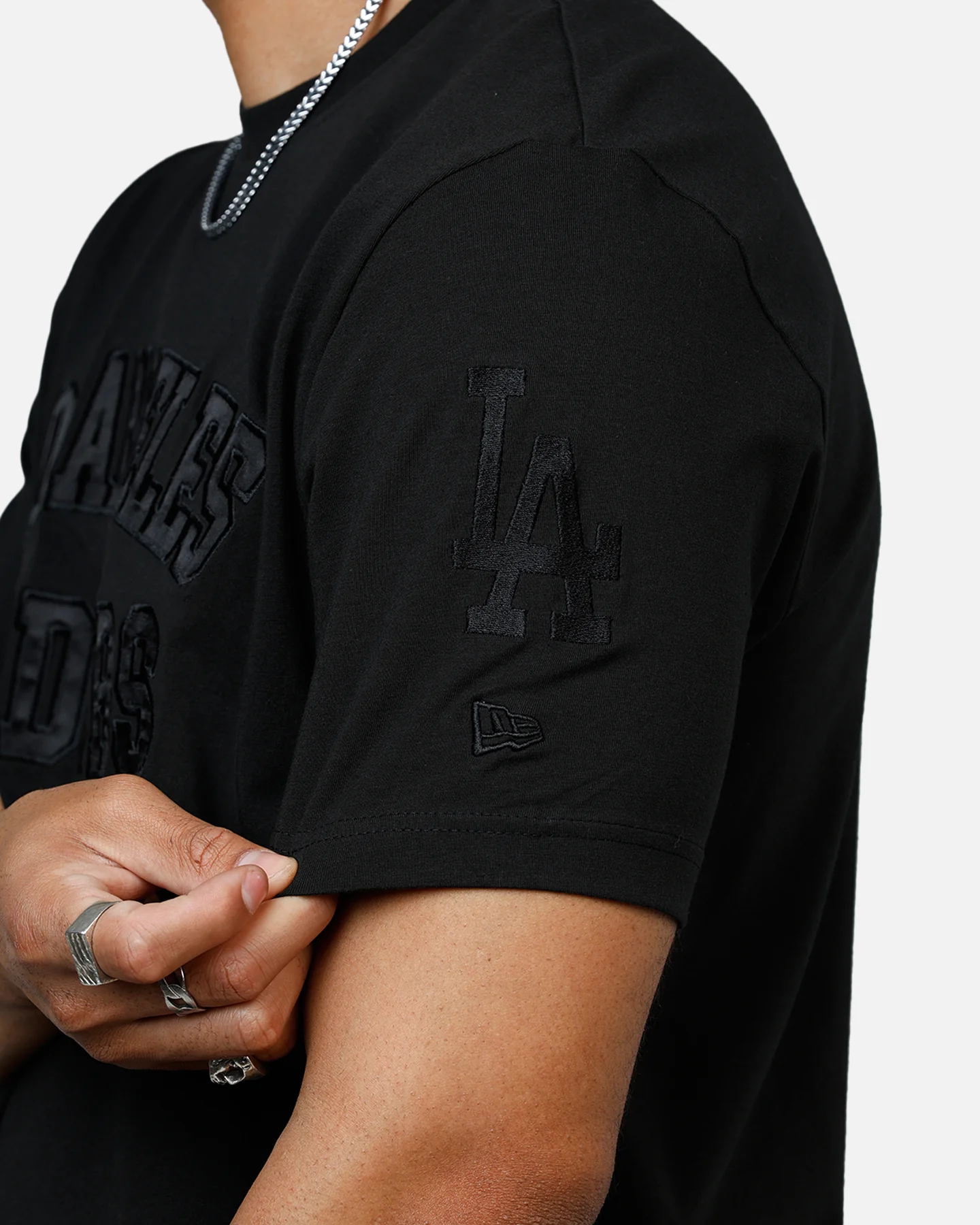 New Era Los Angeles Dodgers Logo Select T-Shirt Black/Black - Image 6