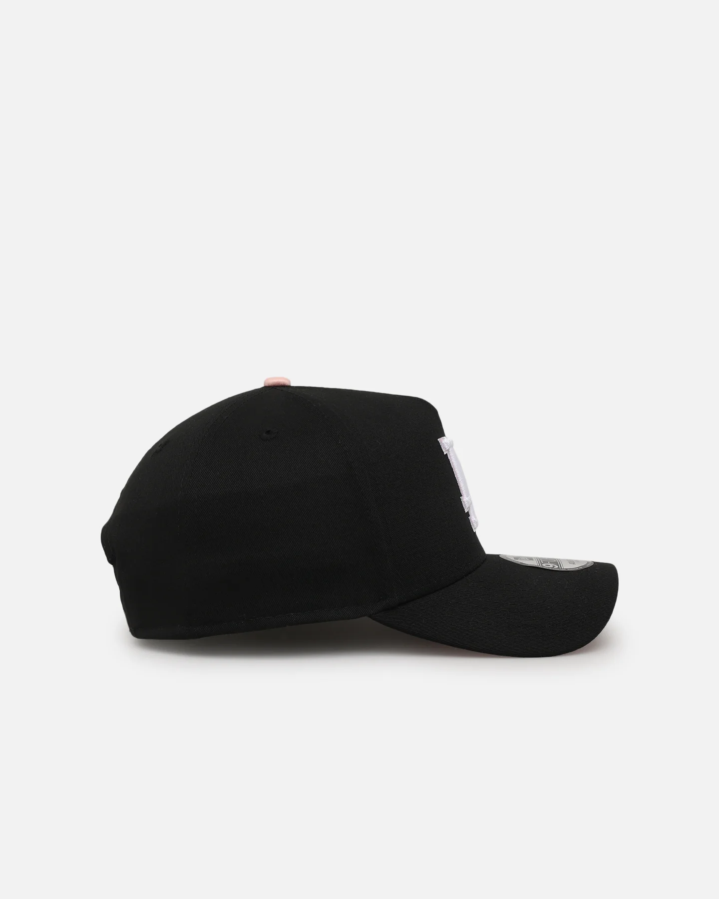 New Era Los Angeles Dodgers 'Pink Satin Hearts 2.0' 9FORTY A-Frame Snapback Black/Pink - Image 3