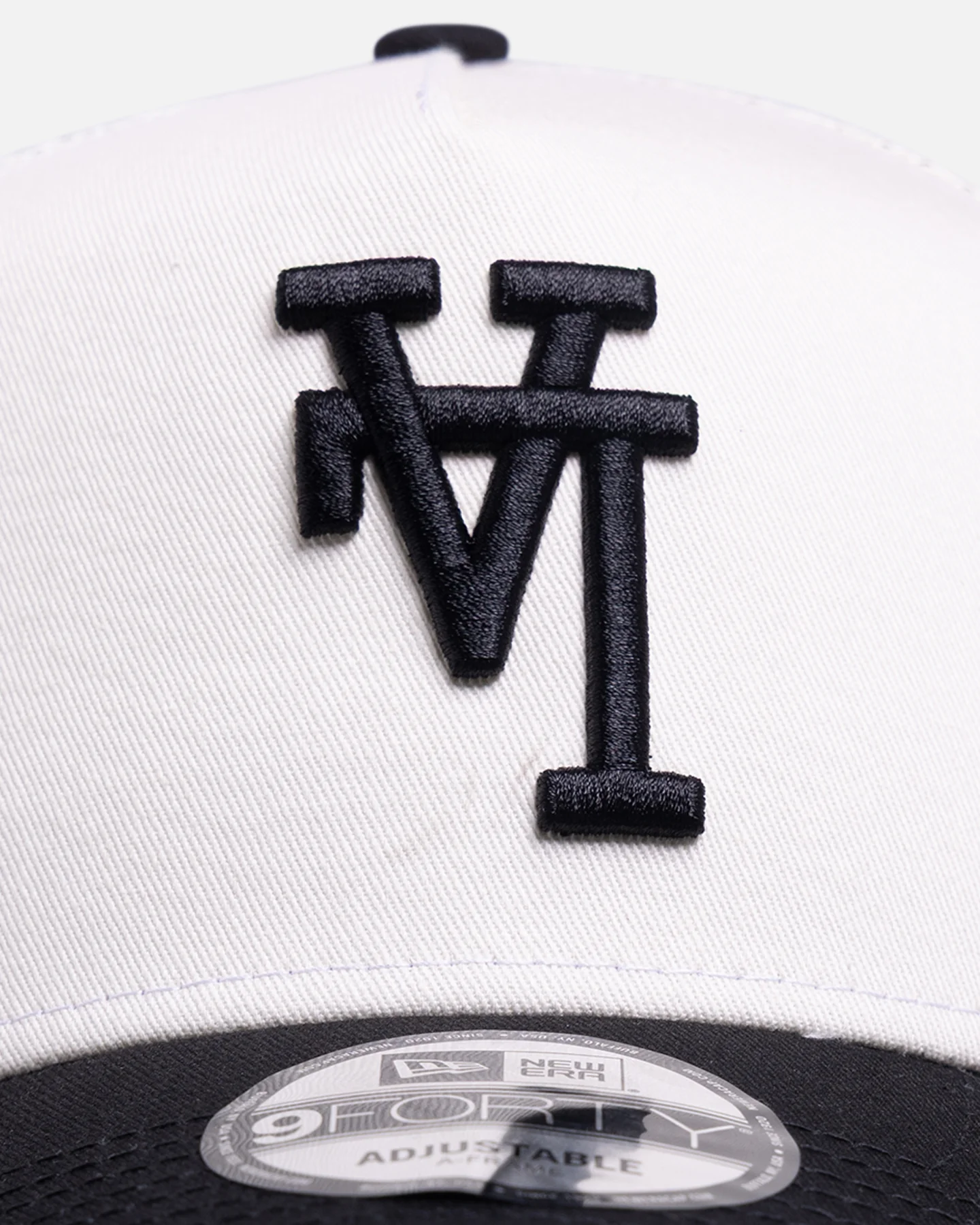 New Era Los Angeles Dodgers 'Upside Down Logo' 9FORTY A-Frame Trucker Snapback White/Black - Image 5