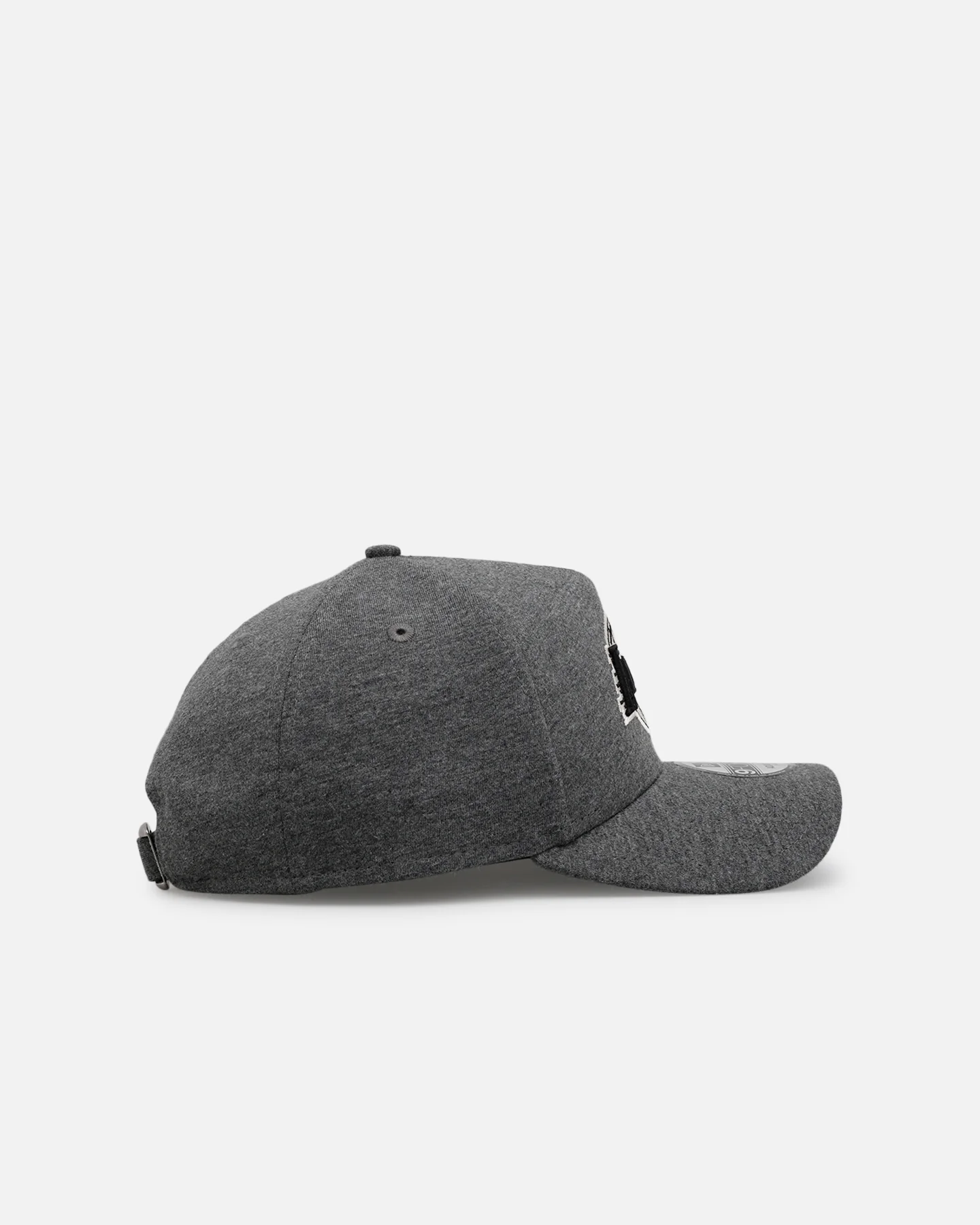 New Era Los Angeles Lakers 'Cozy 2.0' 9FORTY A-Frame Strapback Black - Image 3