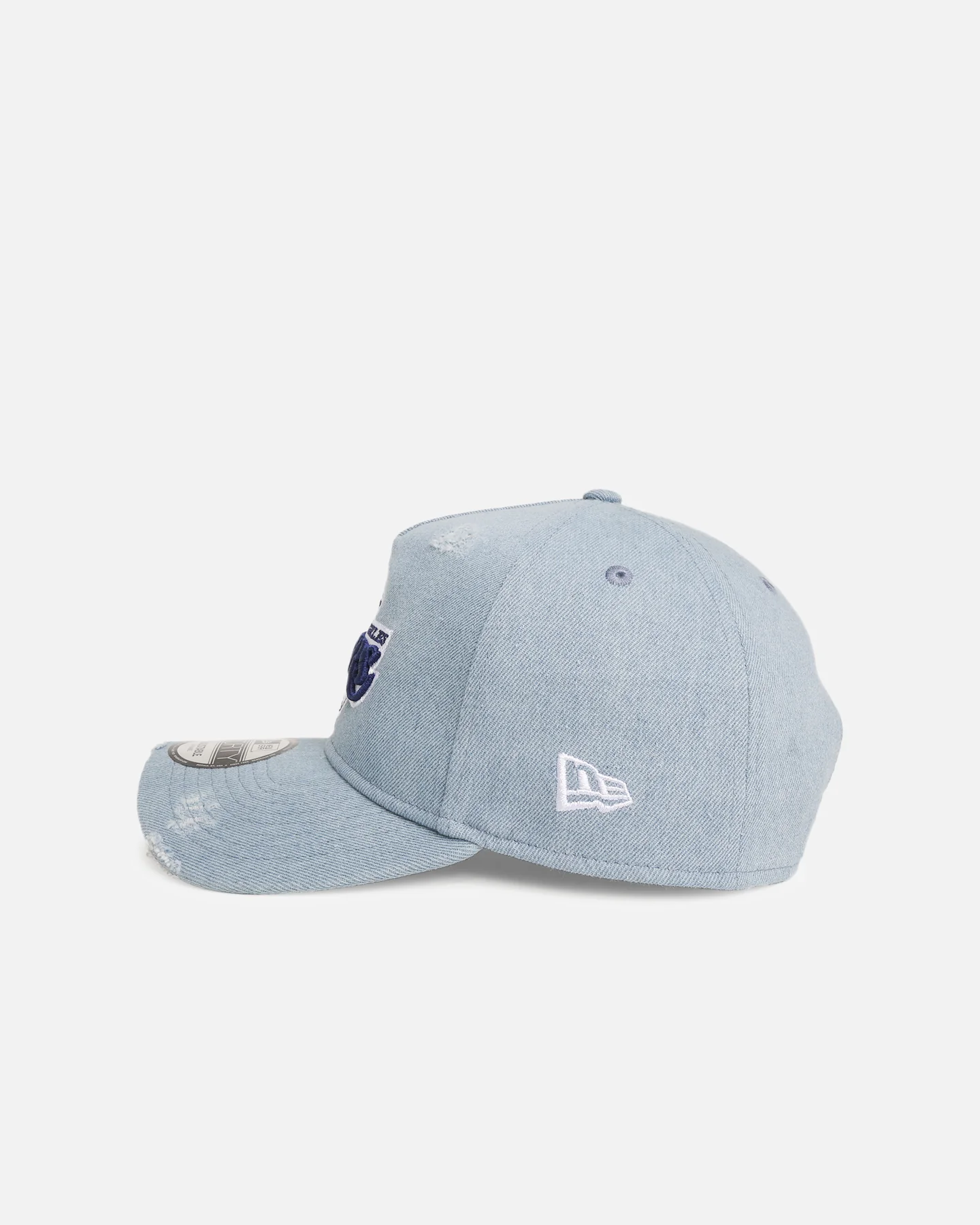 New Era Los Angeles Lakers 'Distressed Denim' 9FORTY A-Frame Snapback Light Wash Denim - Image 4