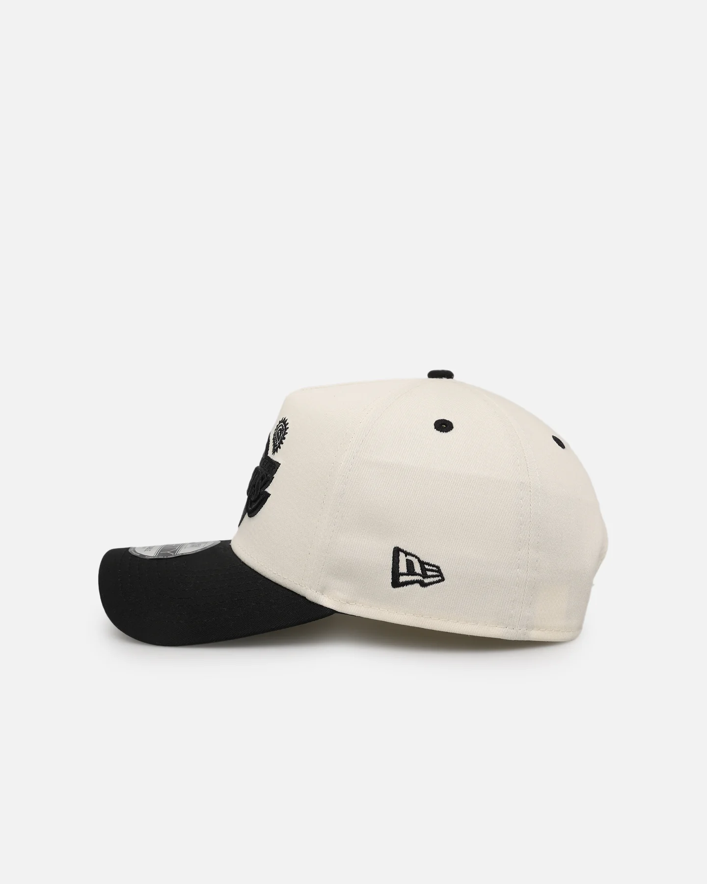 New Era Los Angeles Lakers 'Paisley Hit' 9FORTY A-Frame Snapback Chrome White/Black - Image 4