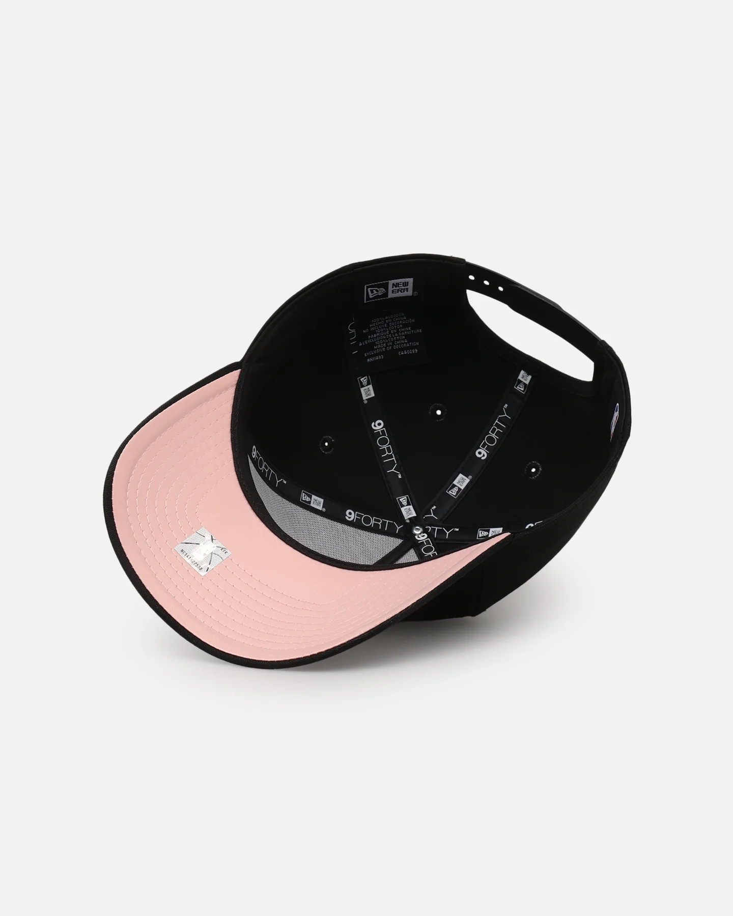 New Era Los Angeles Lakers 'Pink Satin Hearts 2.0' 9FORTY A-Frame Snapback Black/Pink - Image 6