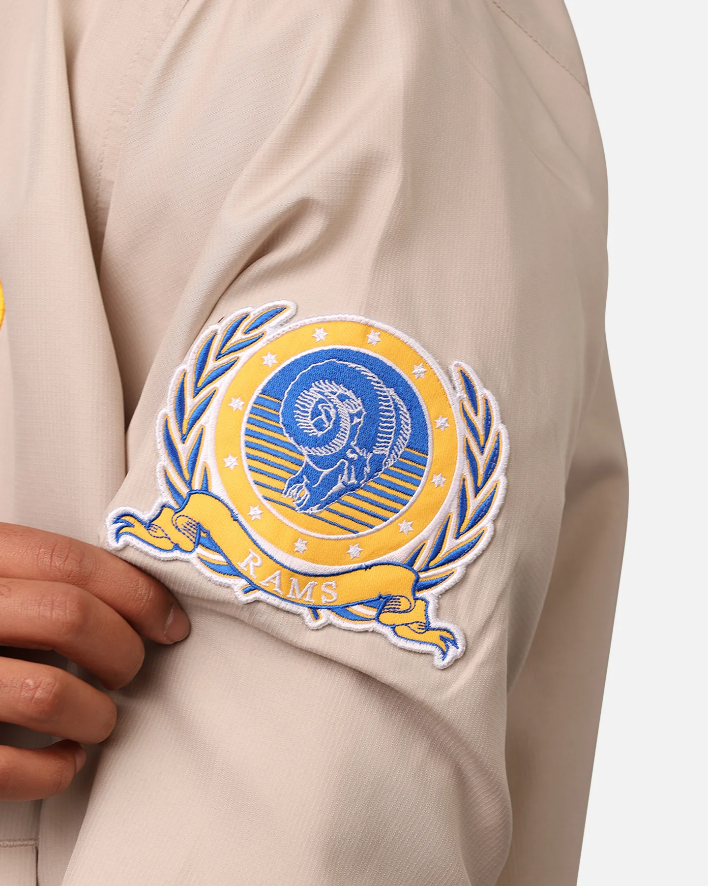 New Era Los Angeles Rams Sports Classics Pullover Windbreaker Stone/OTC - Image 6