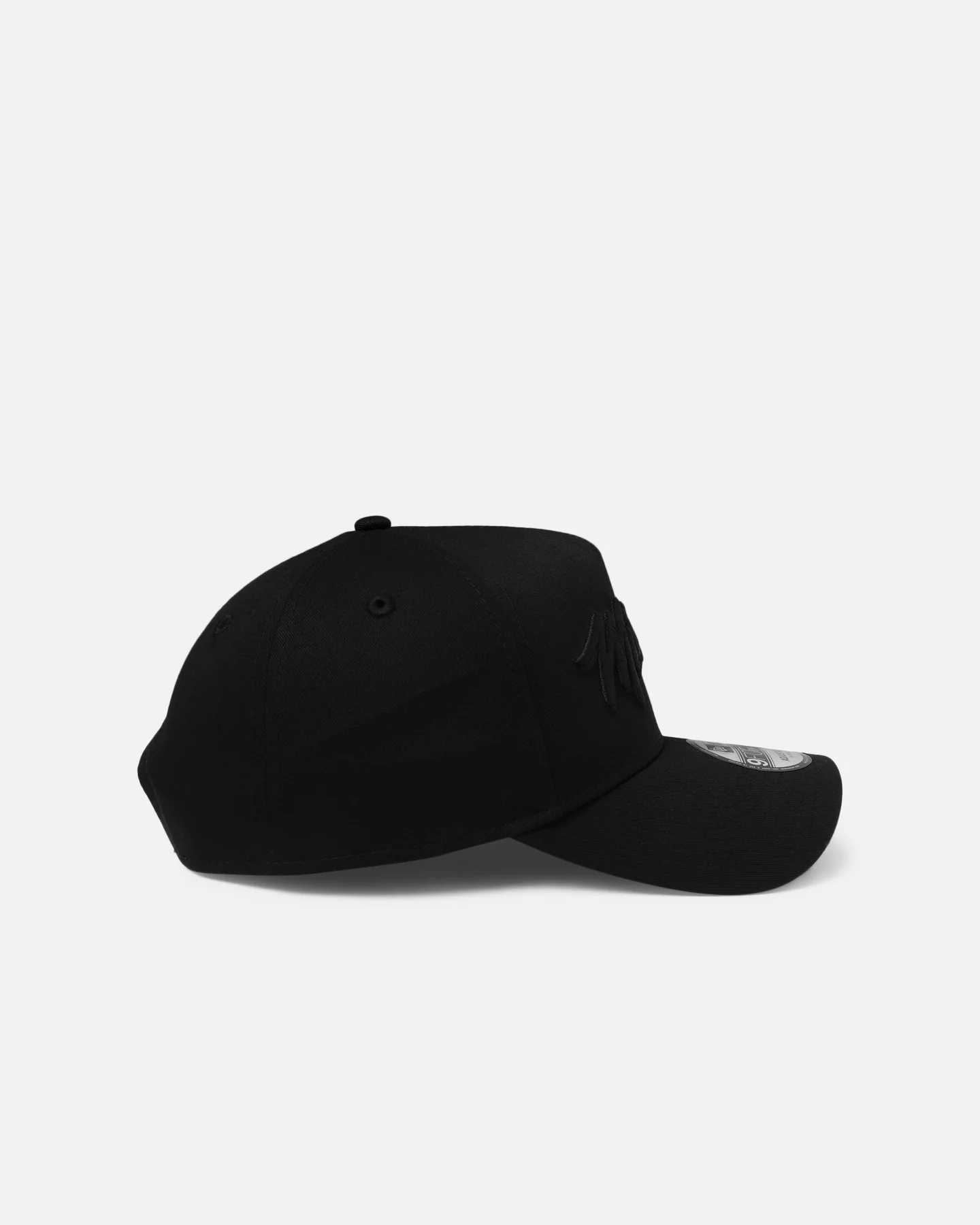 New Era Miami Heat 'NBA Black On Black' 9FORTY A-Frame Snapback Black - Image 3