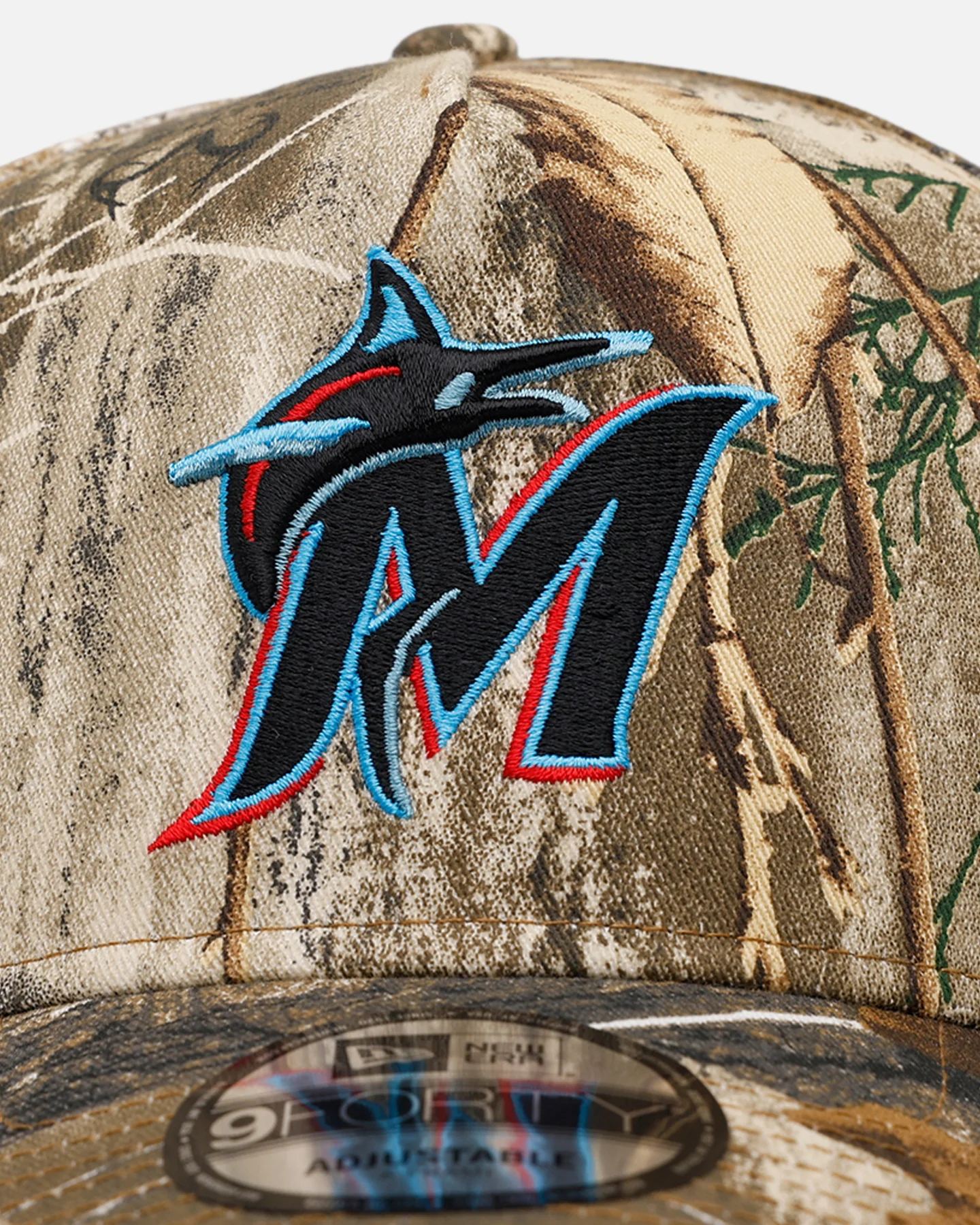 New Era Miami Marlins 'Great Outdoors Part II' 9FORTY A-Frame Snapback Real Tree Camo - Image 5