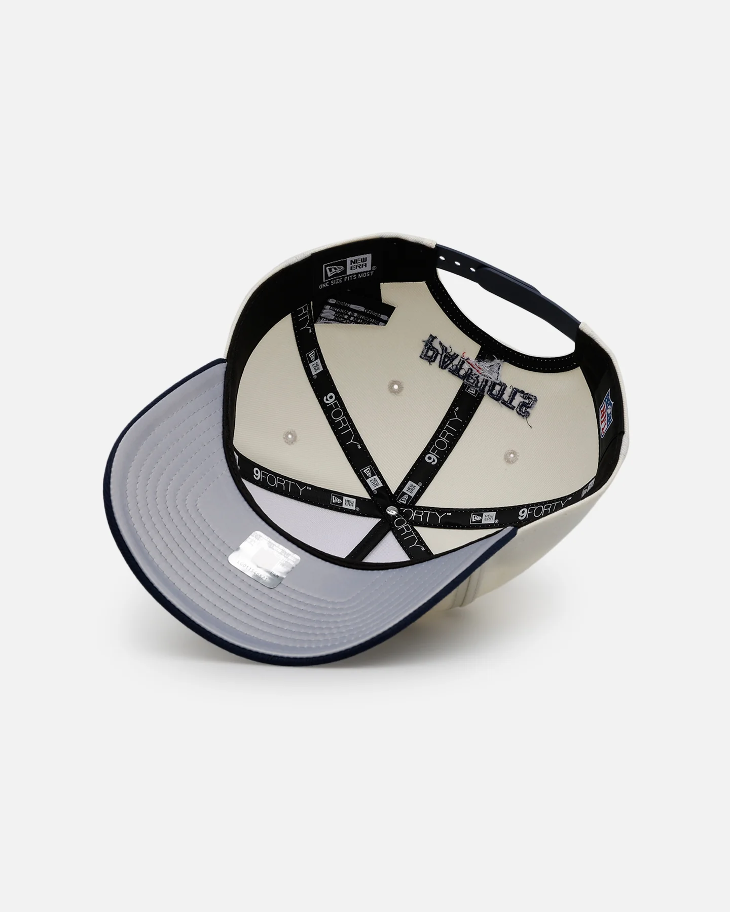 New Era New England Patriots 'Super Bowl Logos' 9FORTY A-Frame Snapback Chrome - Image 6