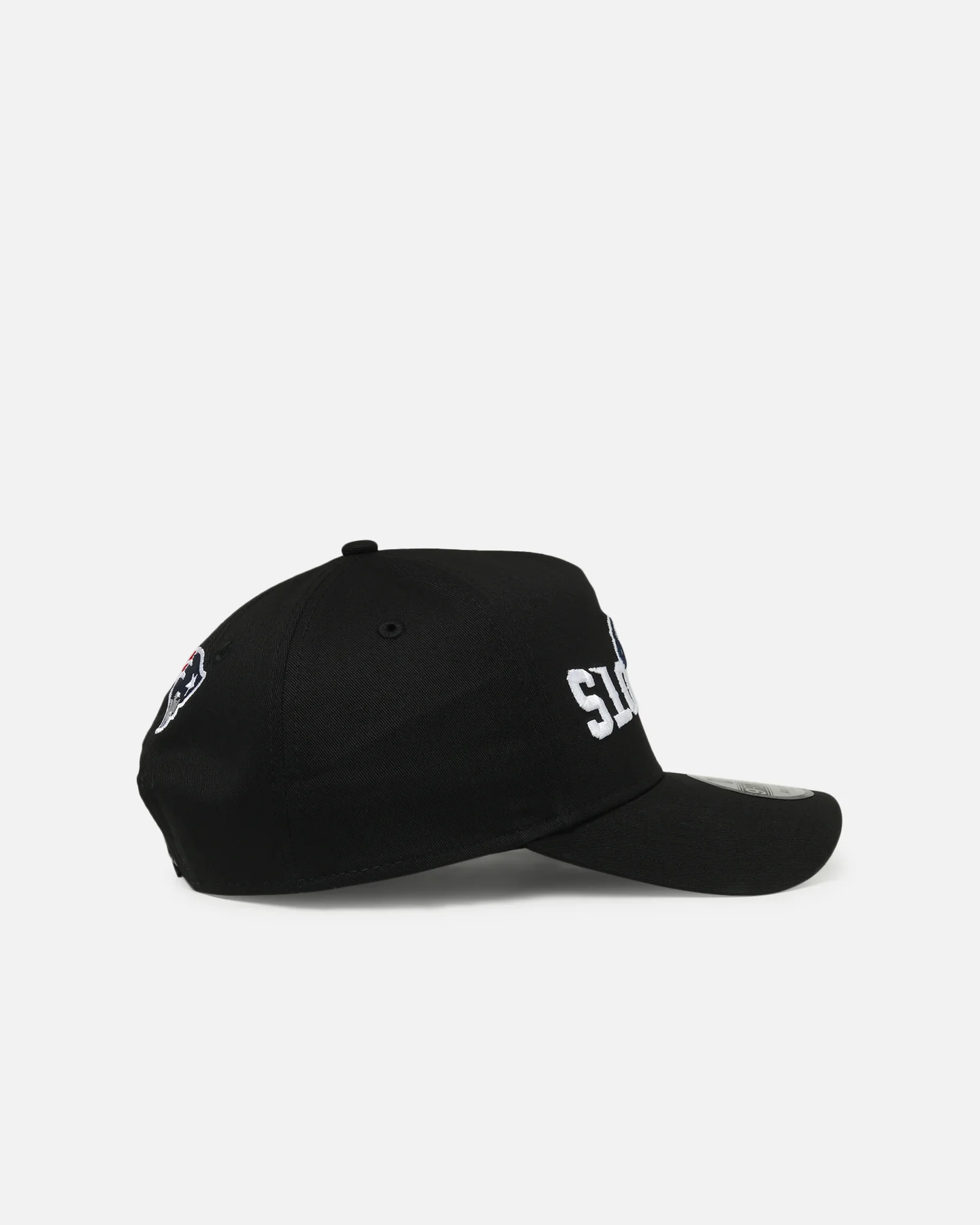 New Era New England Patriots 'Upside Down Logo' 9FORTY A-Frame Snapback Black - Image 3