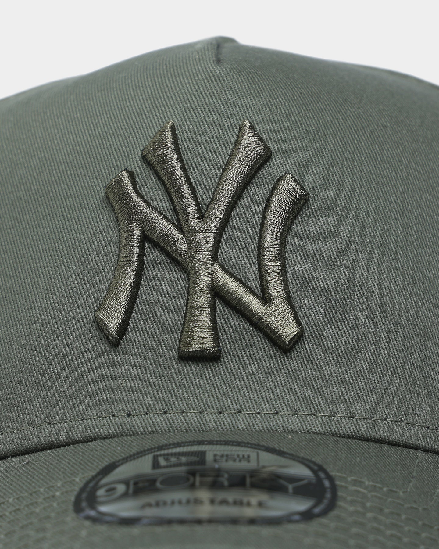 New Era New York Yankees 'Tonal' 9FORTY A-Frame Snapback Olive - Image 5