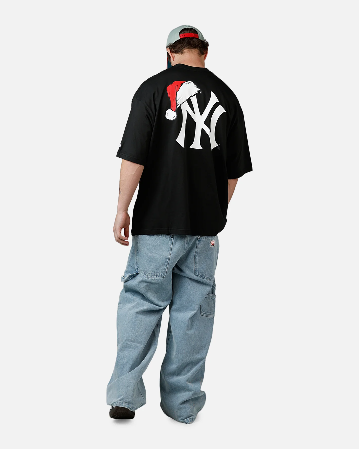 New Era New York Yankees 'All I Want For Christmas' Santa T-Shirt Black - Image 6