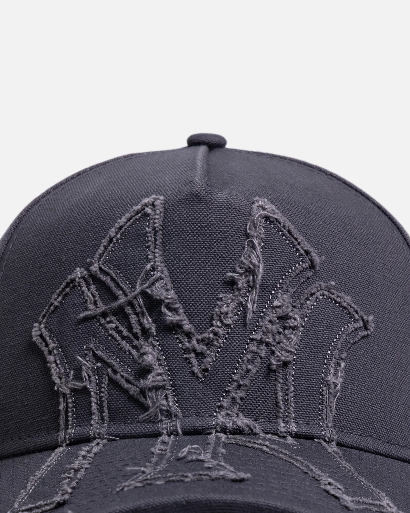 New Era New York Yankees 'Applique Distressed' 9FORTY A-Frame Snapback Dark Grey - Image 5