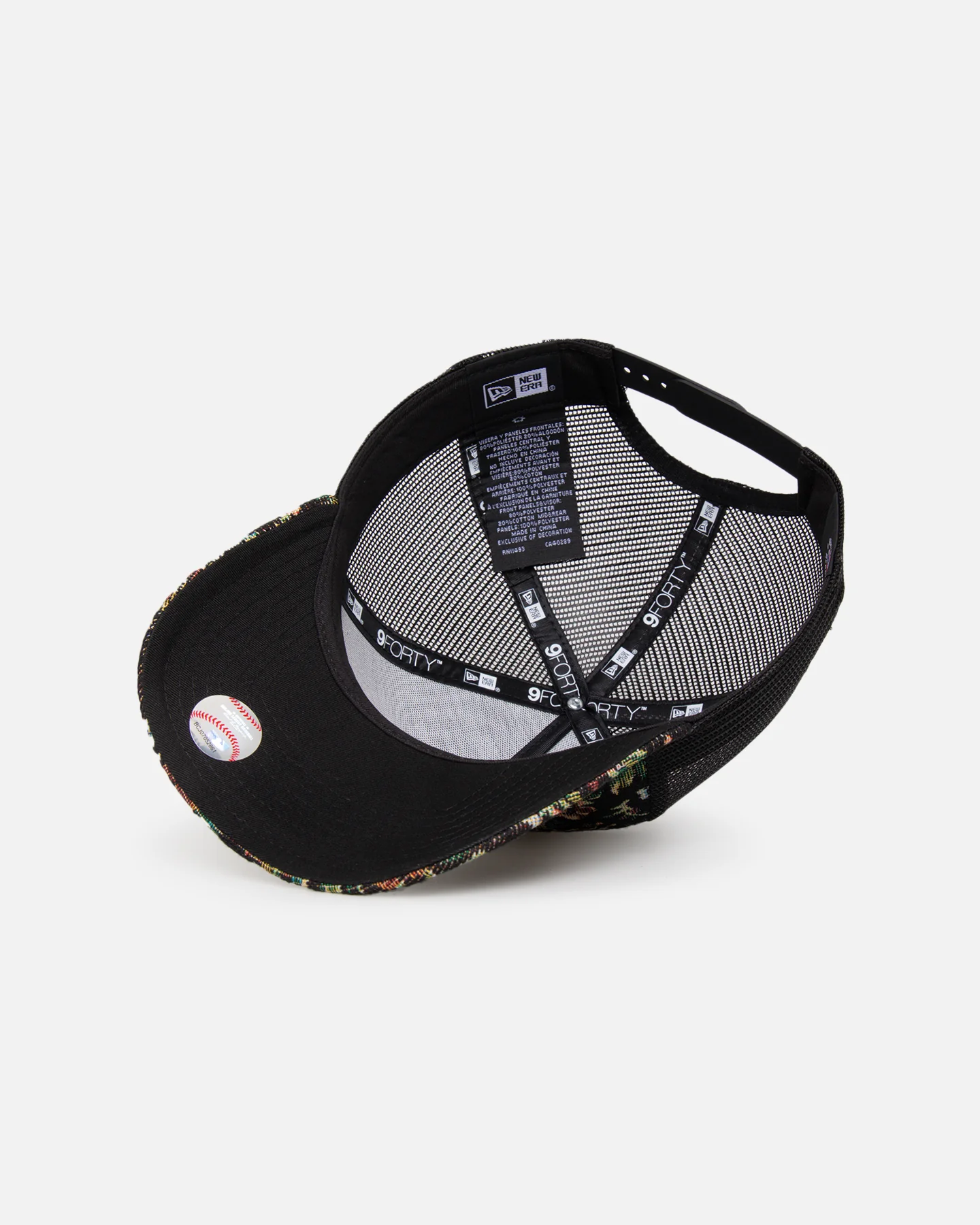 New Era New York Yankees 'Black Floral Tapestry' 9FORTY A-Frame Trucker Snapback Tapestry - Image 7