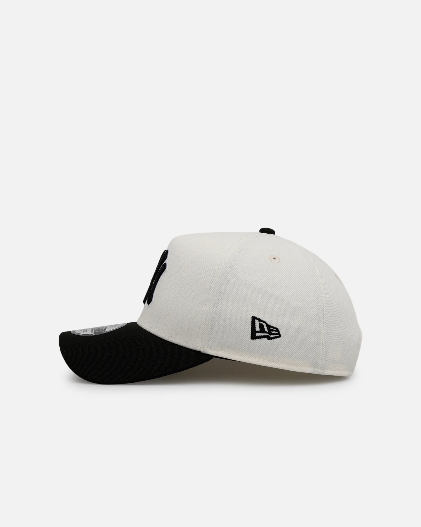 New Era New York Yankees 'Chrome Black' 9FORTY A-Frame Snapback Chrome/Black - Image 4