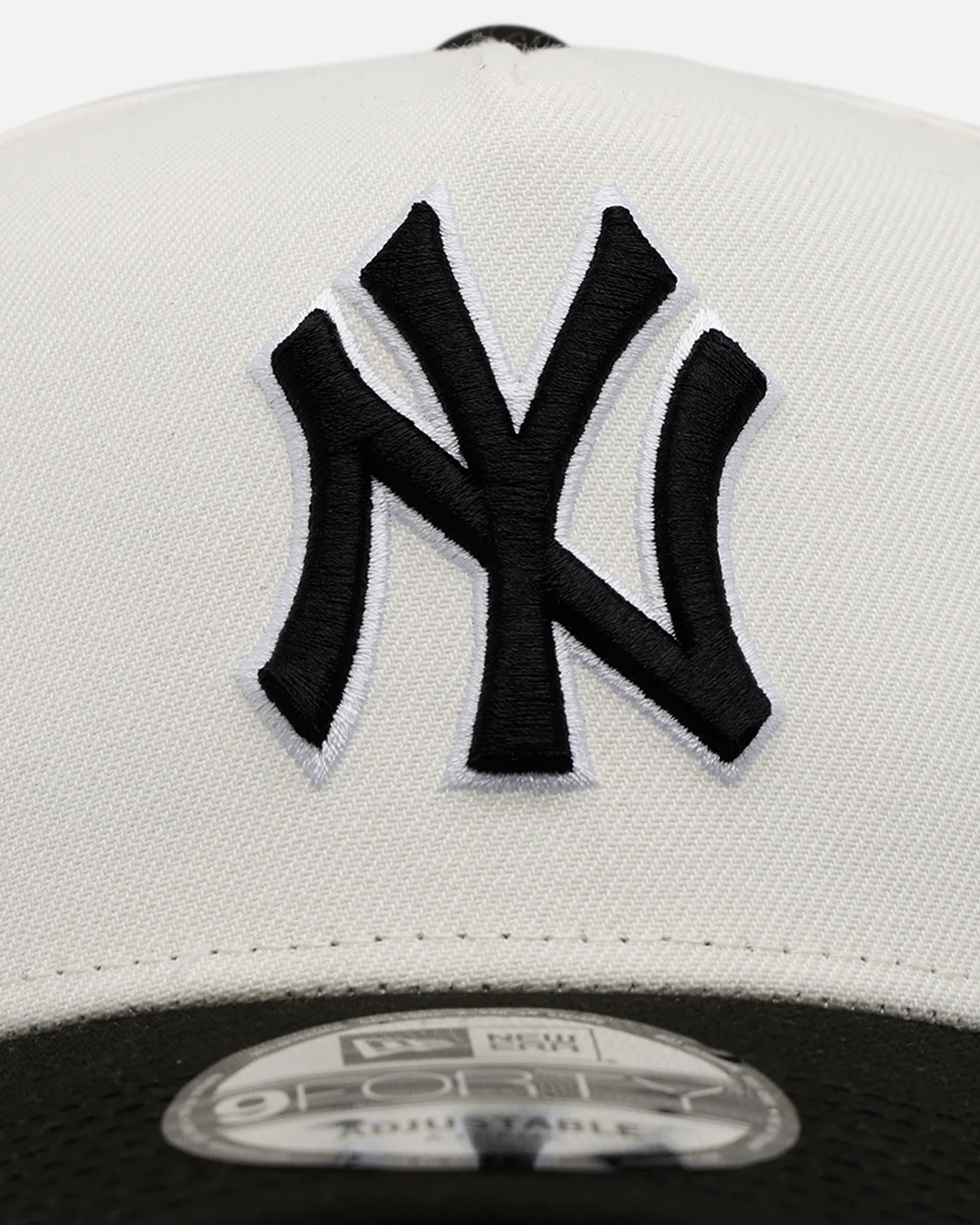 New Era New York Yankees 'Chrome Black' 9FORTY A-Frame Snapback Chrome/Black - Image 5