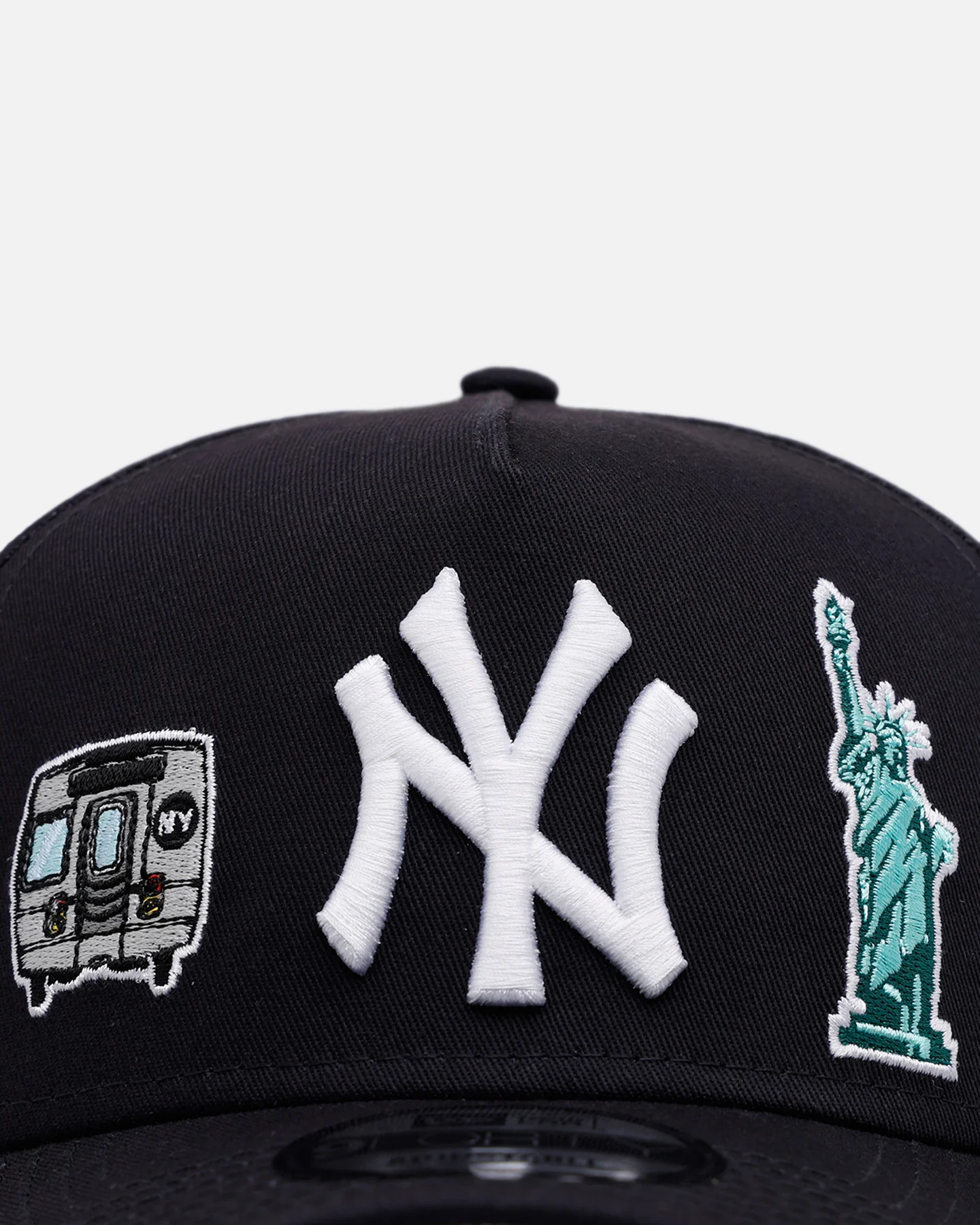 New Era New York Yankees 'City Icons' 9FORTY A-Frame Snapback Navy - Image 5
