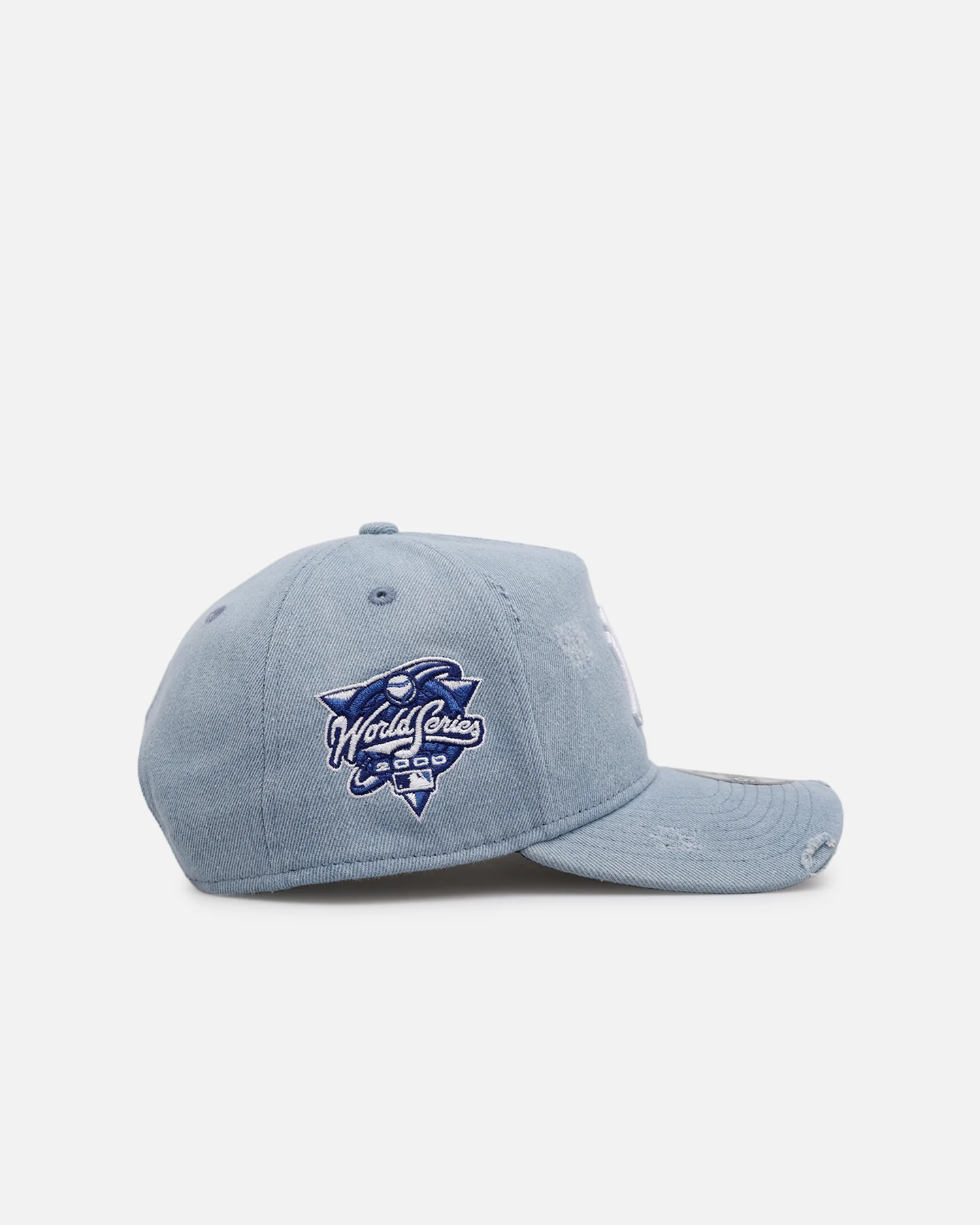 New Era New York Yankees 'Distressed Denim' 9FORTY A-Frame Snapback Light Wash Denim - Image 3