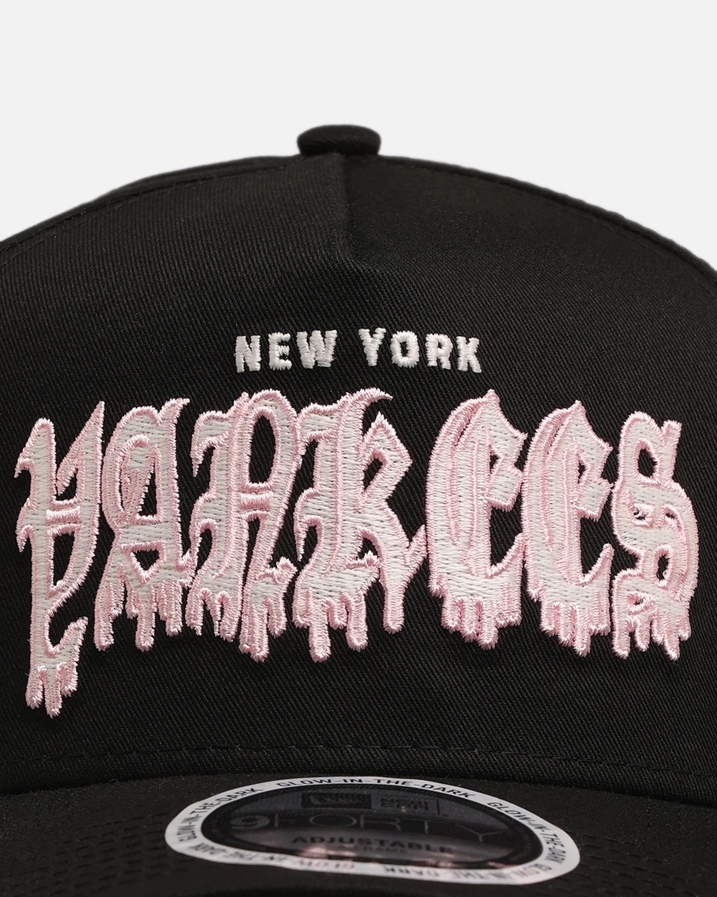 New Era New York Yankees 'Drip Glow Script' 9FORTY A-Frame Snapback Black/Pink - Image 5
