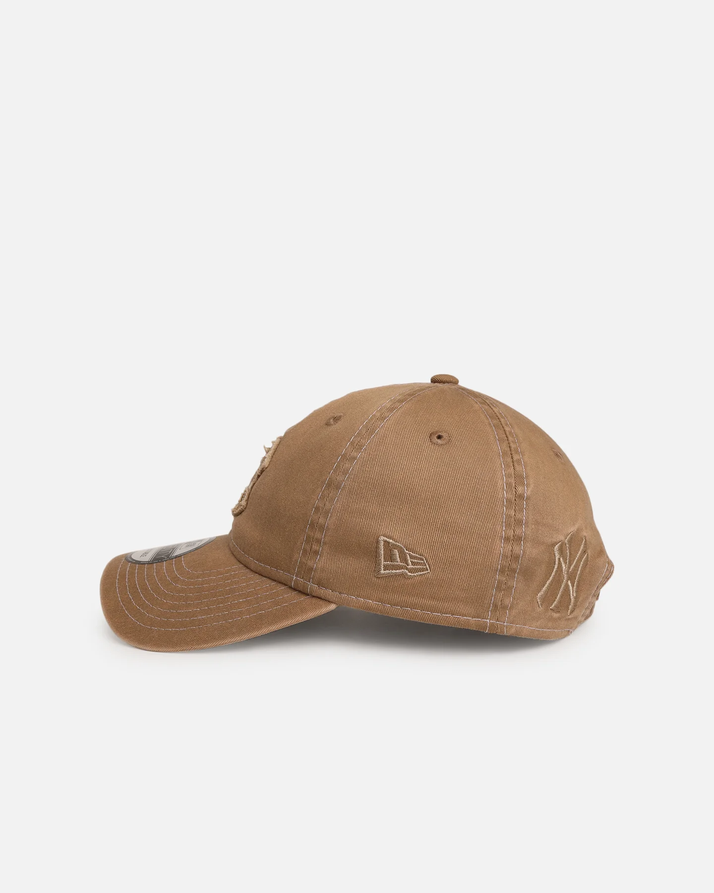 New Era New York Yankees 'Frayed' 9TWENTY Strapback Khaki - Image 4