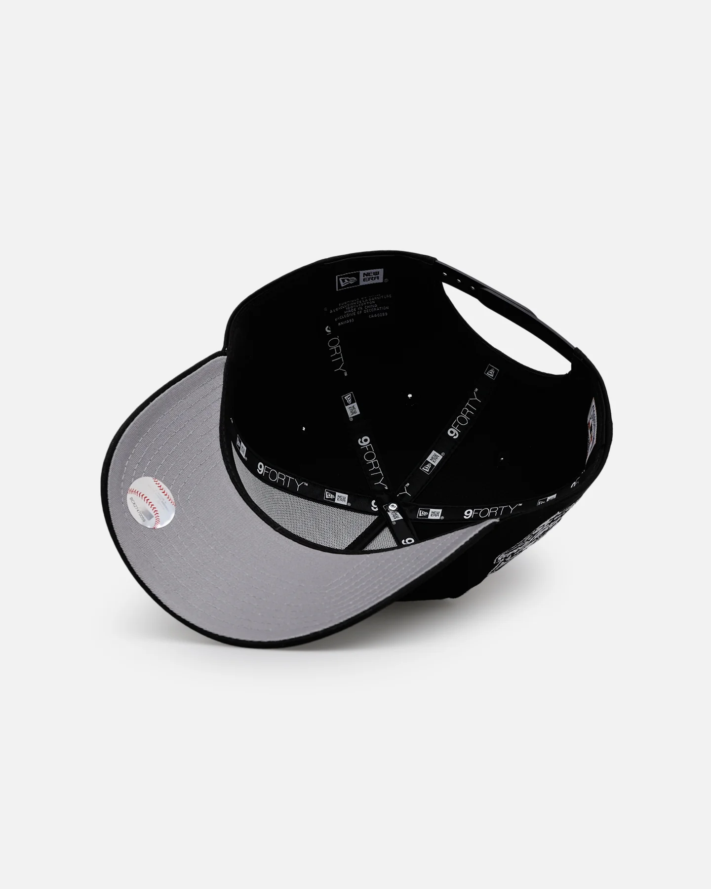 New Era New York Yankees 'Gothic Arch 2.0' 9FORTY A-Frame Snapback Black/White - Image 6