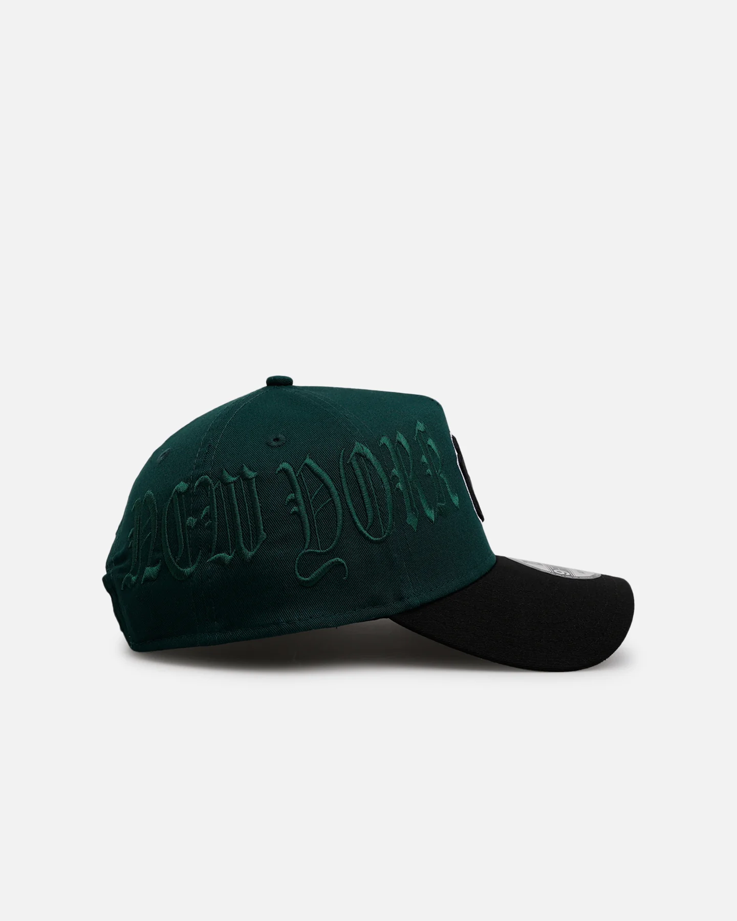 New Era New York Yankees 'Gothic Script Two Tone' 9FORTY A-Frame Snapback Dark Green/Black - Image 3