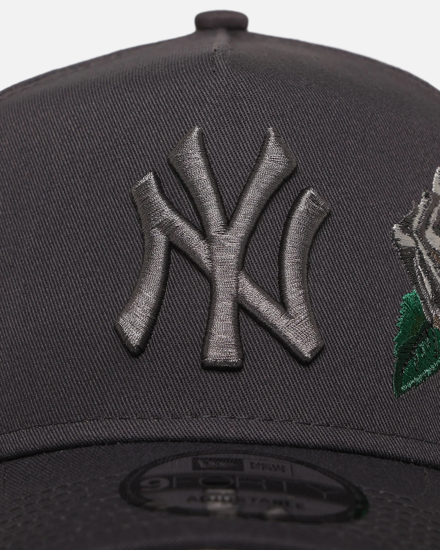 New Era New York Yankees 'Gray Tonal Roses' 9FORTY A-Frame Snapback Gray - Image 5