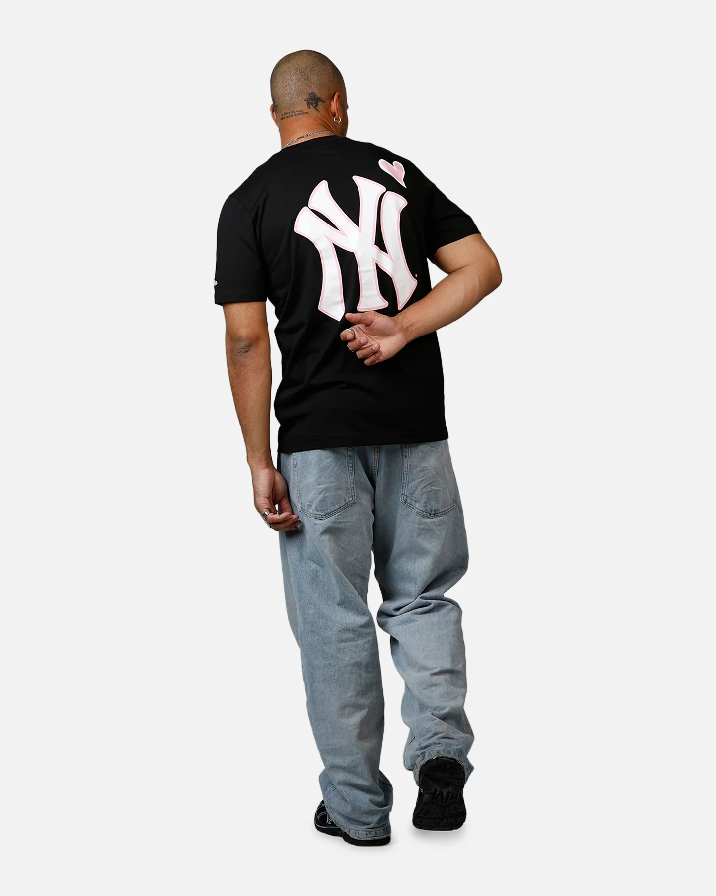 New Era New York Yankees Heart T-Shirt Black - Image 6
