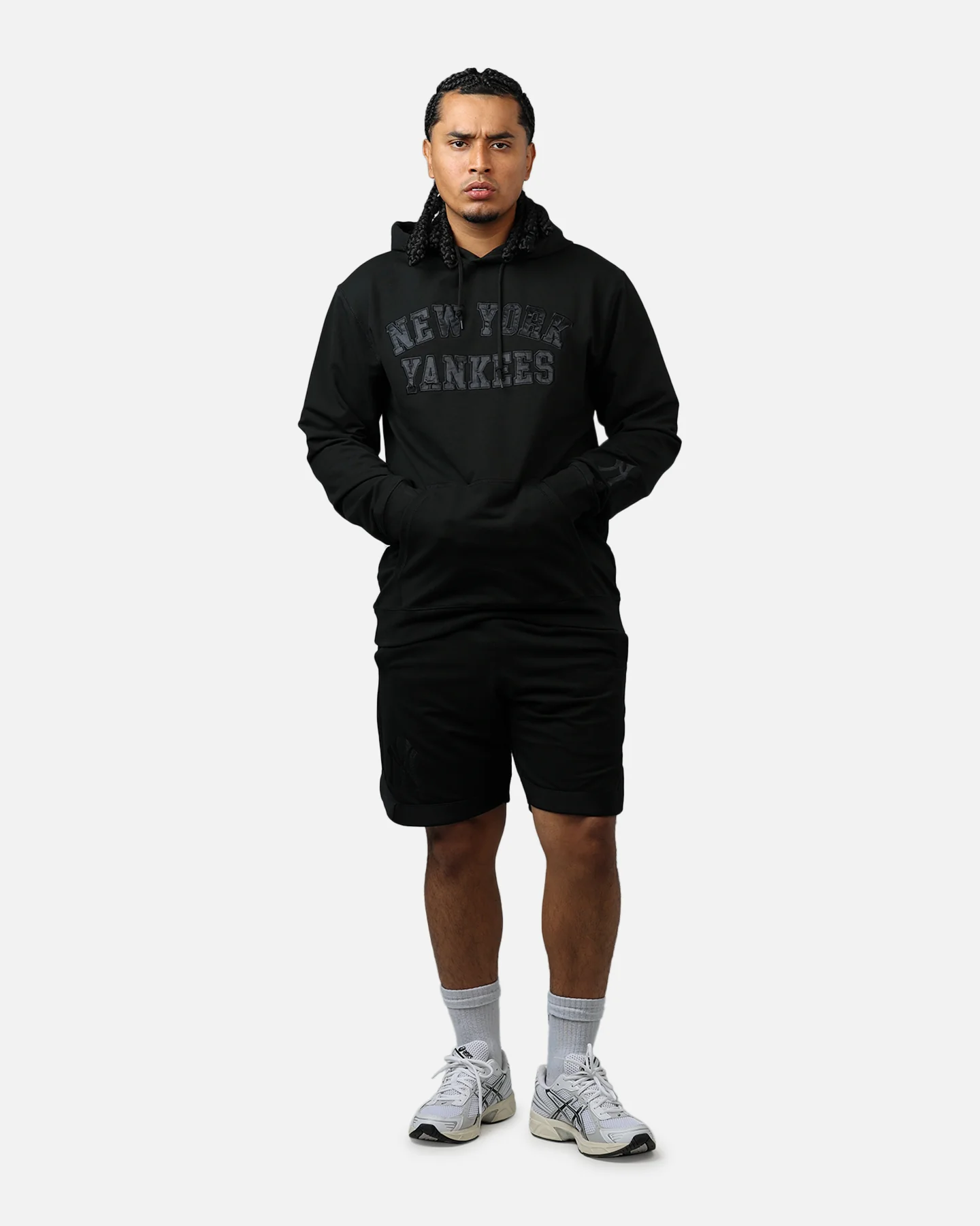 New Era New York Yankees Logo Select Hoodie Black/Black - Image 3