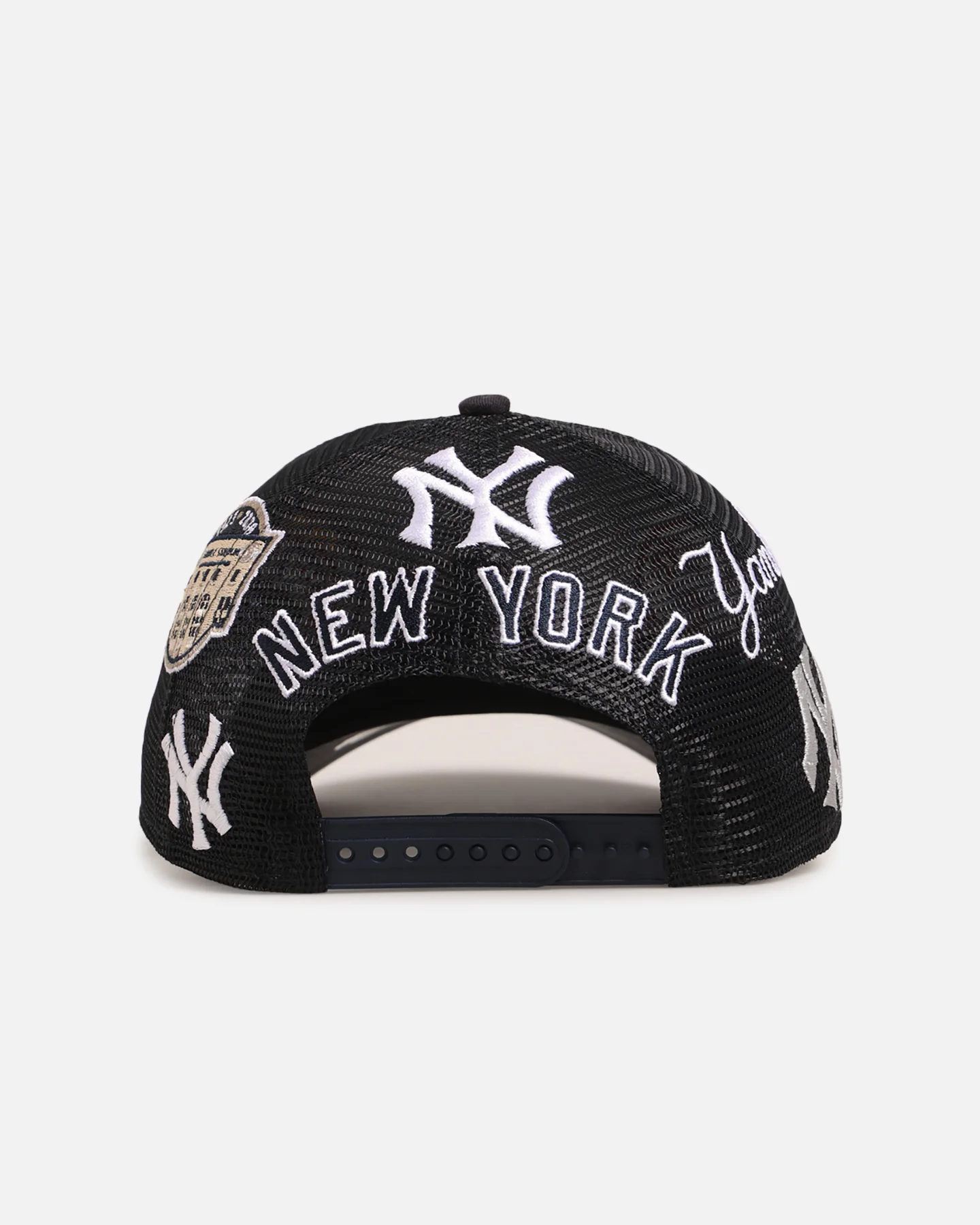 New Era New York Yankees 'Mesh Crown All Over Logos' 9FORTY A-Frame Snapback Official Team Colour - Image 2