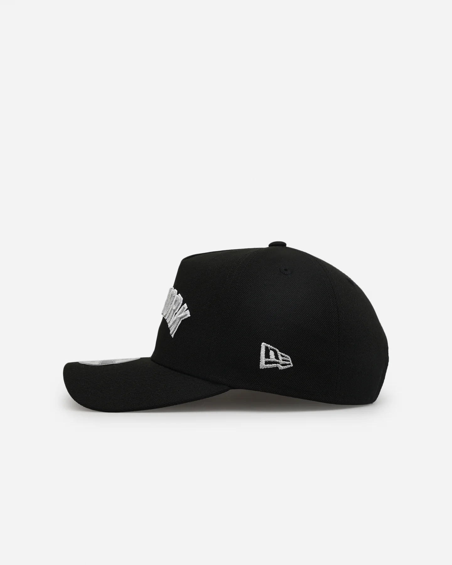 New Era New York Yankees 'Metallic Wordmark' 9FORTY A-Frame Snapback Black - Image 4