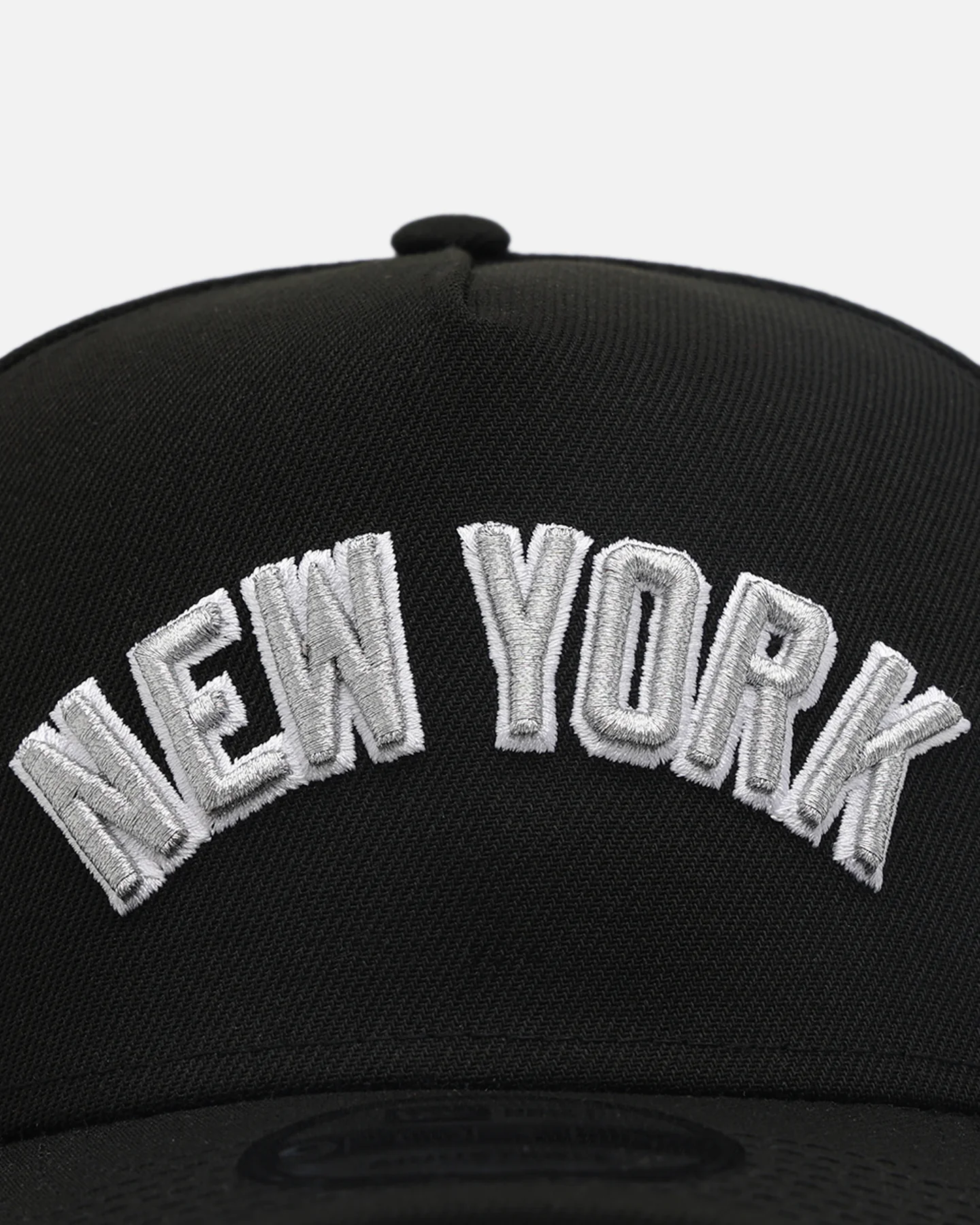 New Era New York Yankees 'Metallic Wordmark' 9FORTY A-Frame Snapback Black - Image 5