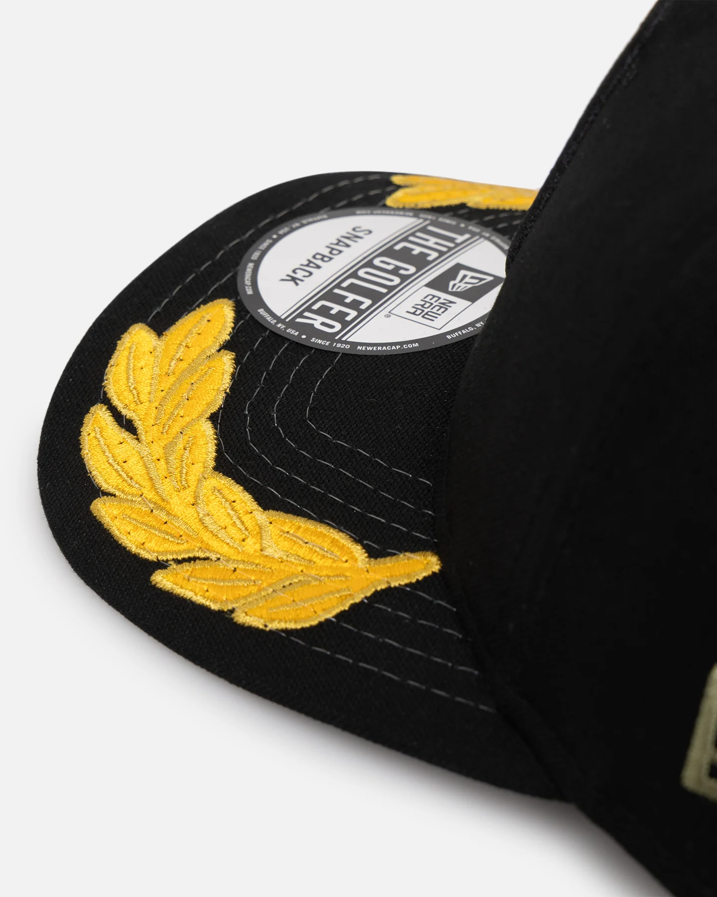 New Era New York Yankees 'Military Patch' Pre-Curved Golfer Snapback Black - Image 8