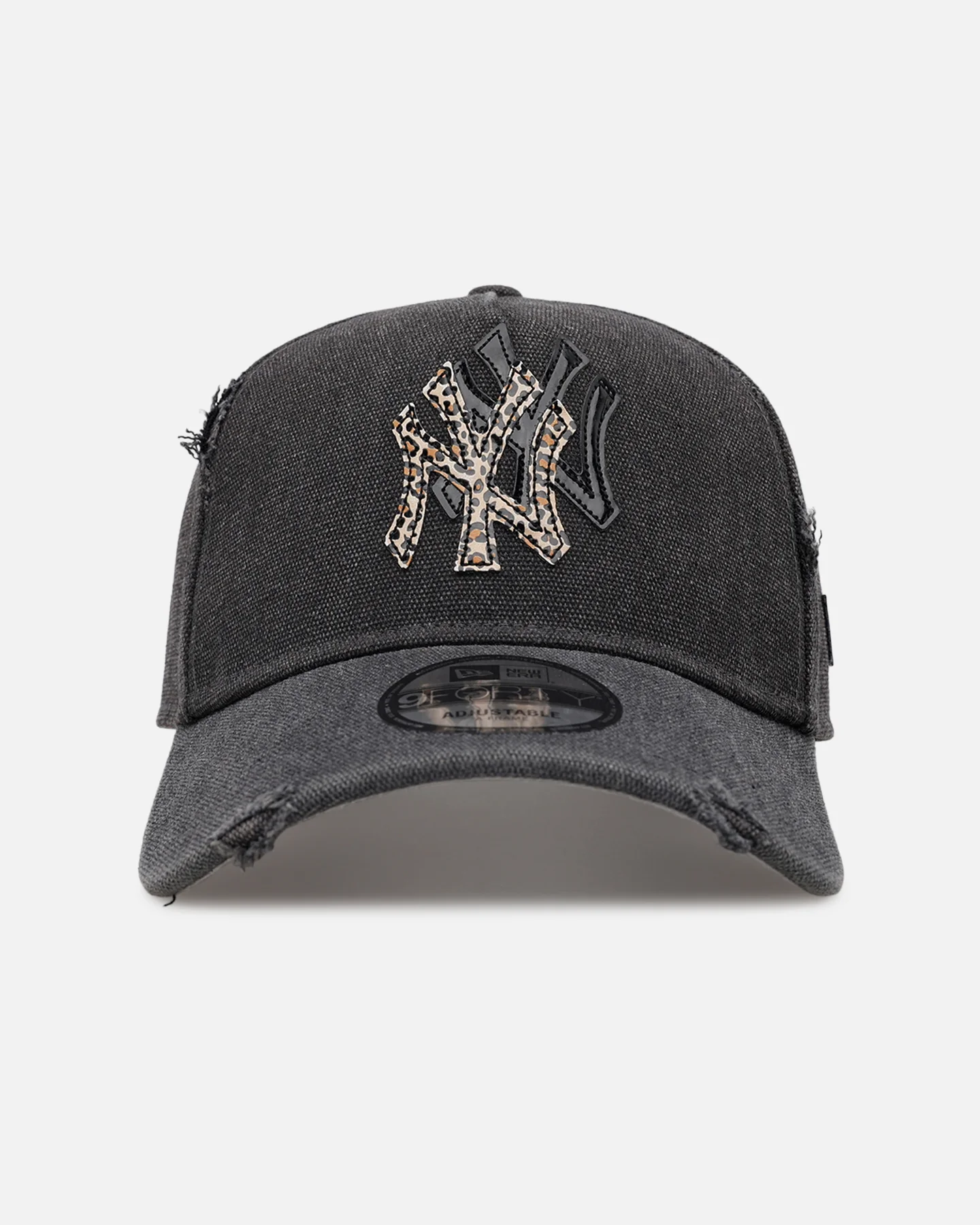 New Era New York Yankees 'Patent Leather' 9FORTY A-Frame Strapback Washed Black