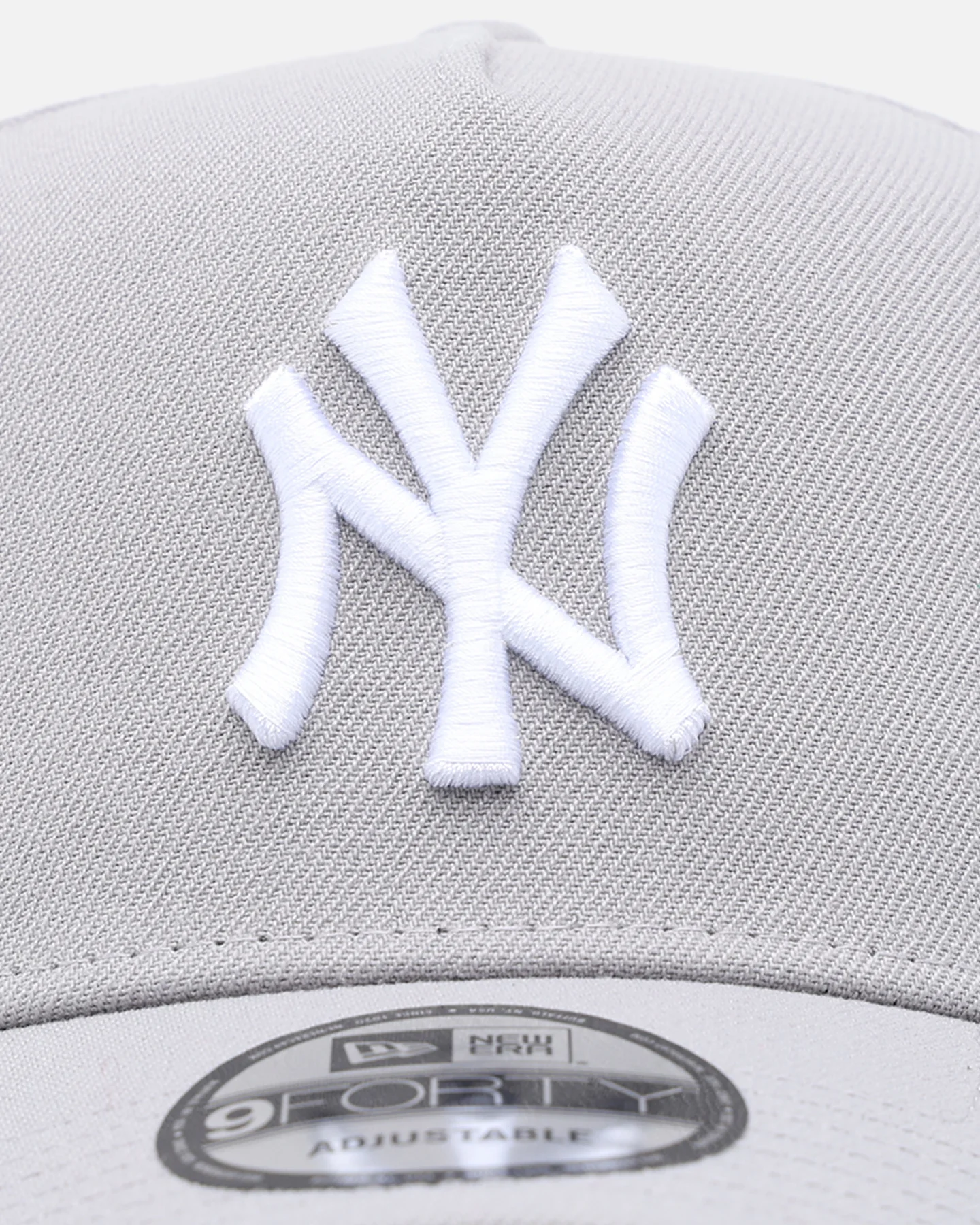 New Era New York Yankees 'Polychromatic' 9FORTY A-Frame Snapback Grey - Image 5