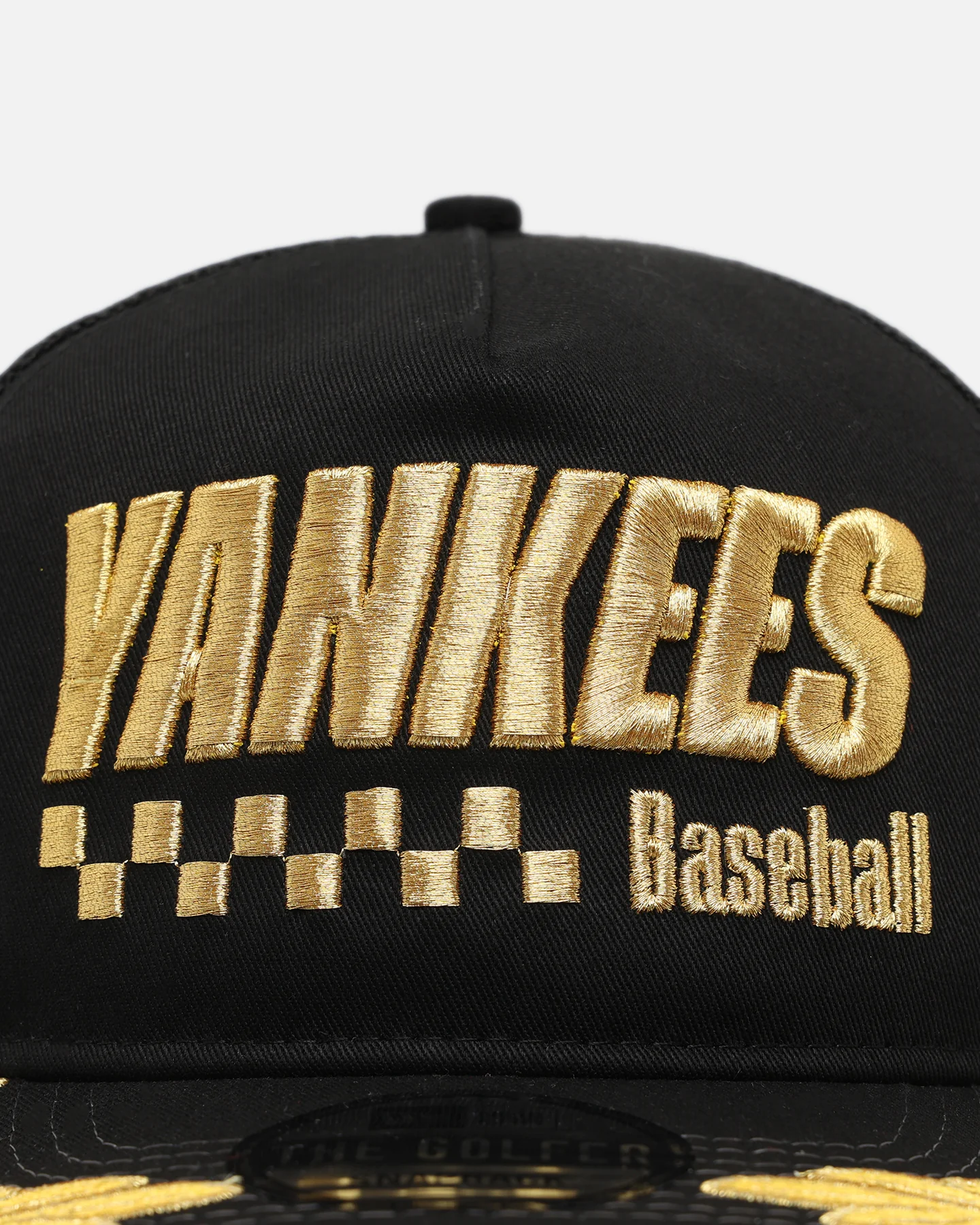 New Era New York Yankees 'Podium Collection' Pre-Curved Golfer Trucker Snapback Black/Metallic Gold - Image 6