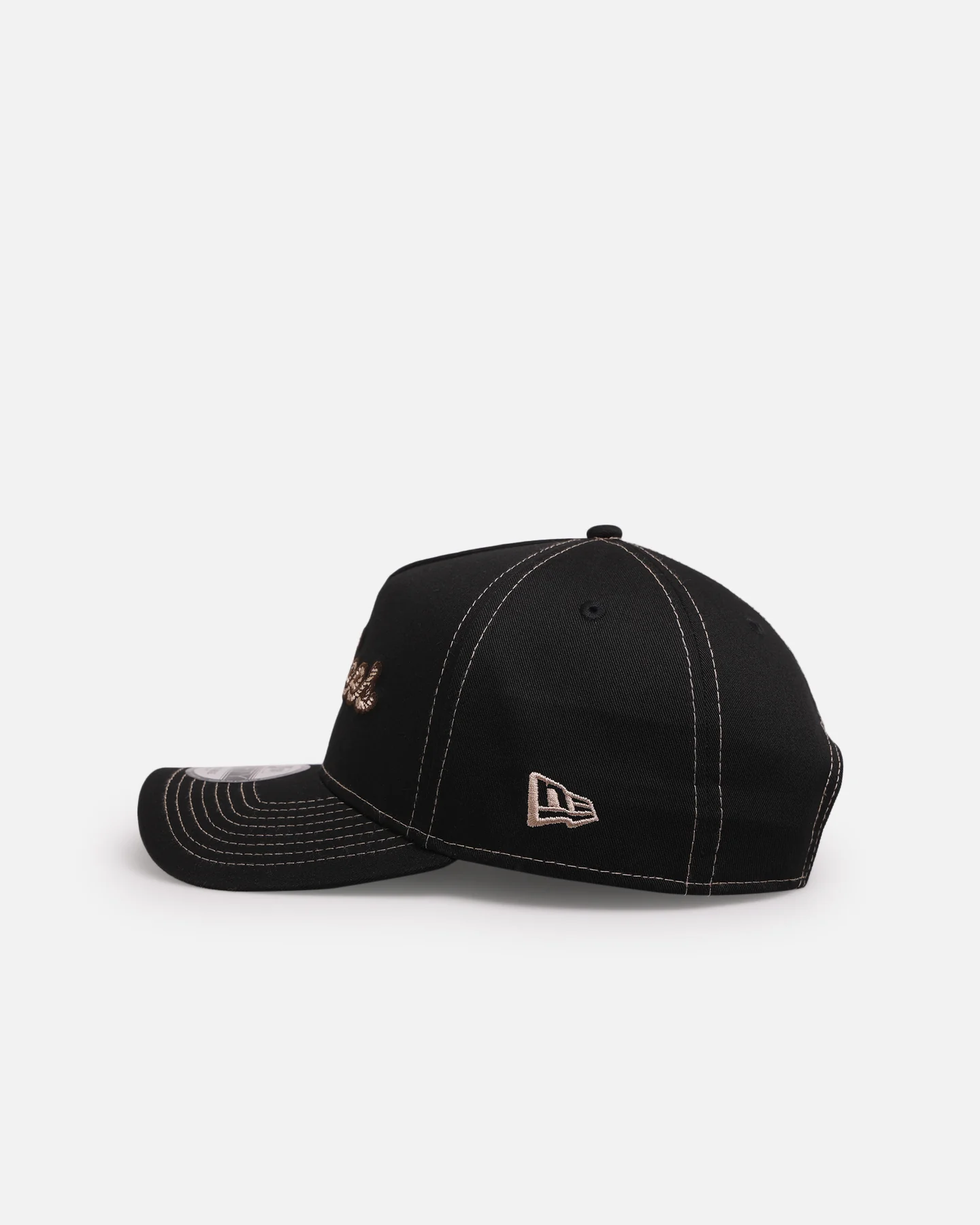 New Era New York Yankees 'Rope Script' 9FORTY A-Frame Snapback Black/White - Image 4