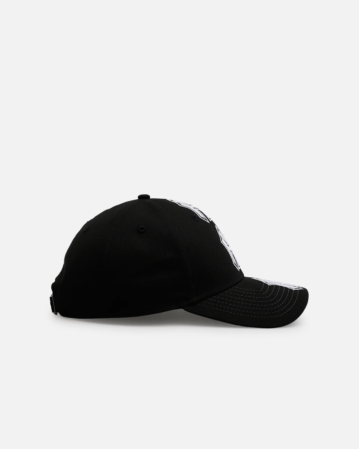 New Era New York Yankees 'Spine' 9FORTY A-Frame Strapback Black/White - Image 3