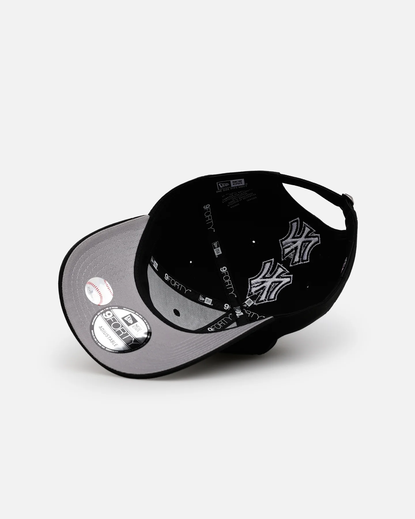 New Era New York Yankees 'Spine' 9FORTY A-Frame Strapback Black/White - Image 6