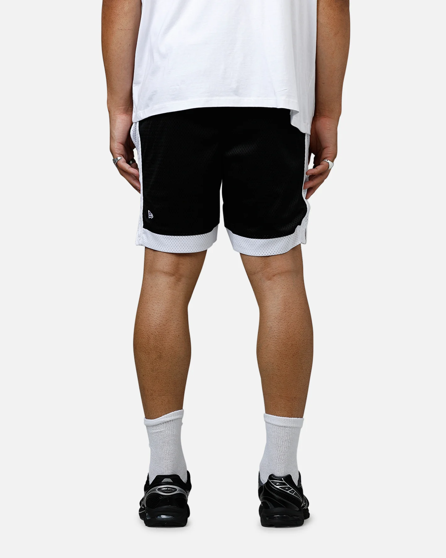 New Era New York Yankees Sport Class Shorts Black/White - Image 5