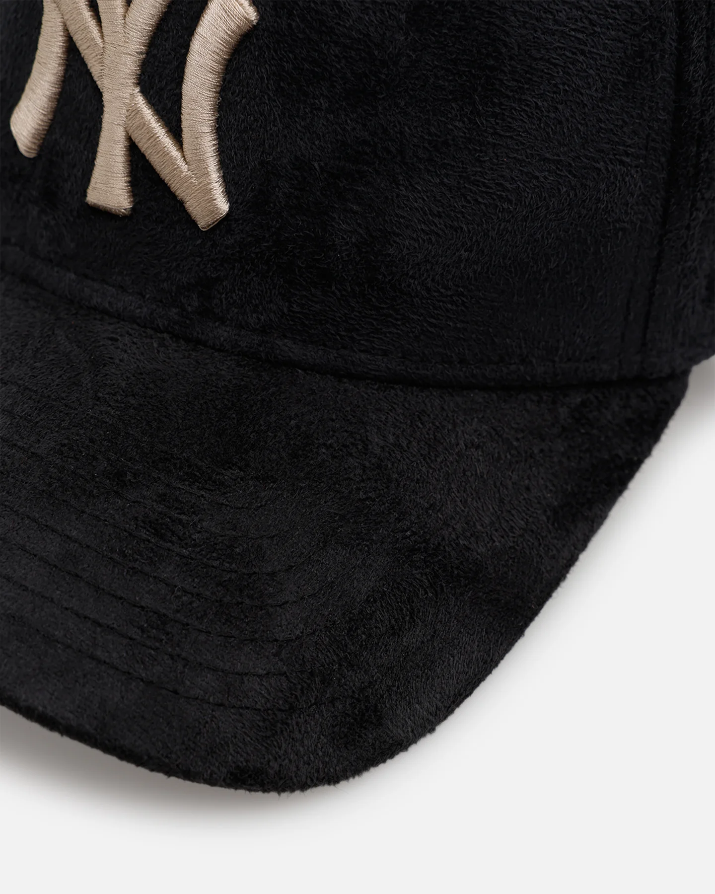 New Era New York Yankees 'Suede' 9FORTY A-Frame Strapback Black/Tan - Image 2