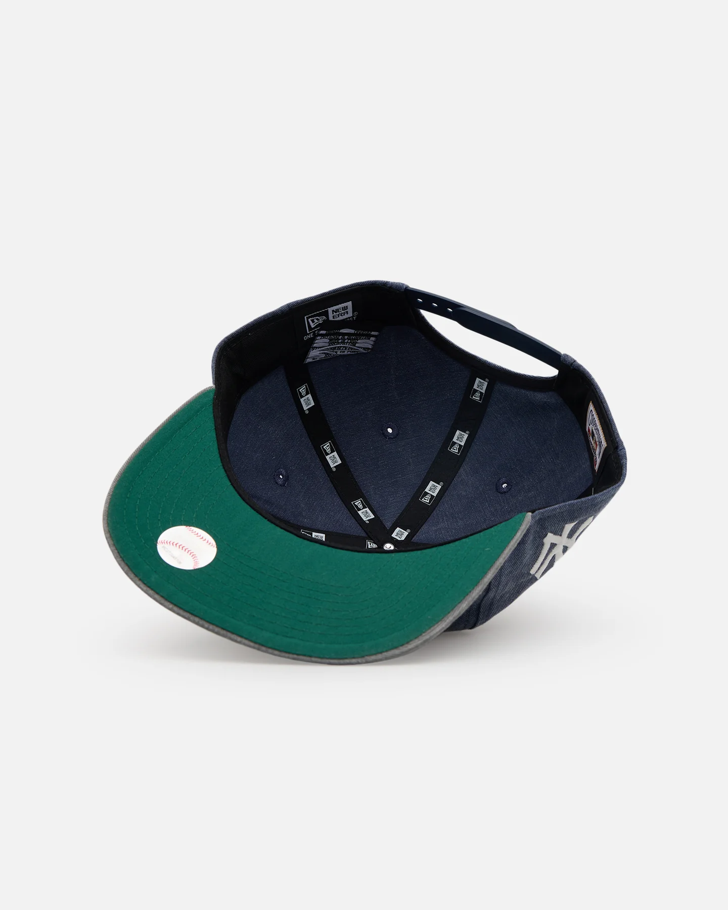 New Era New York Yankees 'Summer Injection' Pigment Dye Golfer Snapback Black - Image 7