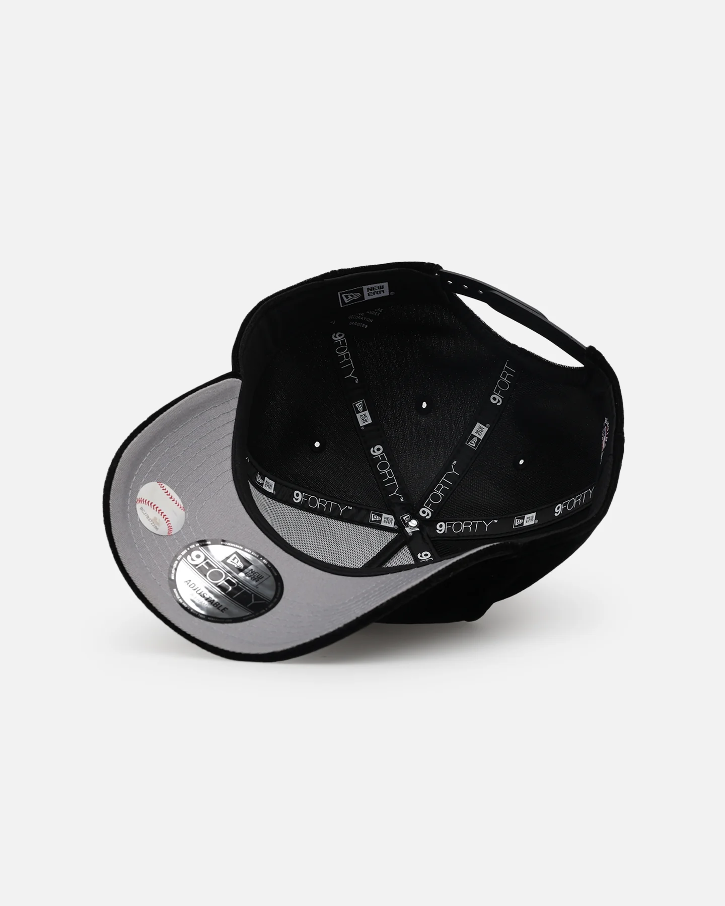 New Era New York Yankees 'Velvet Dreams' 9FORTY A-Frame Snapback Black/Grey - Image 7