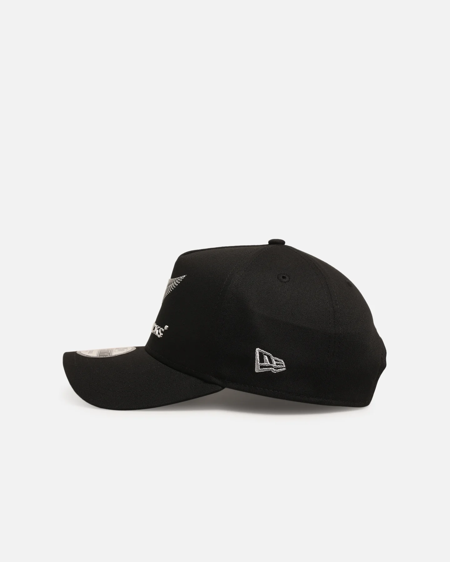 New Era New Zealand All Blacks 'Silver Badge' 9FORTY A-Frame Snapback Black - Image 4