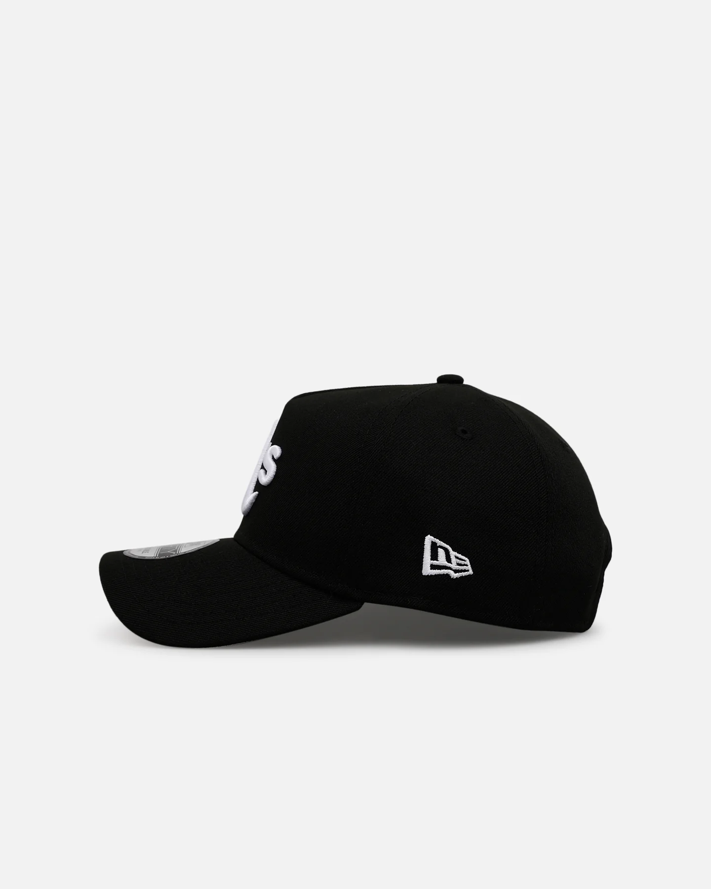 New Era Oakland Athletics 'Black And White' 9FORTY A-Frame Snapback Black/White - Image 4