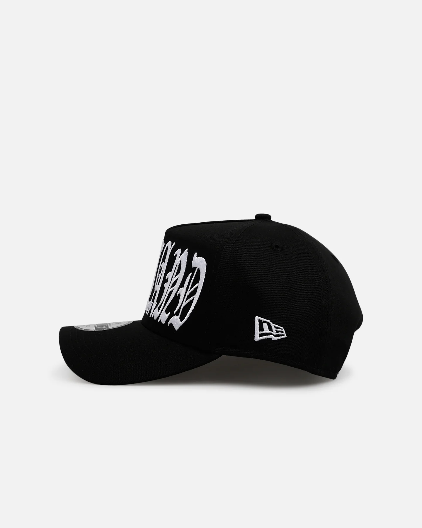 New Era Oakland Athletics 'Oversized Gothic Script Crown' 9FORTY A-Frame Snapback Black/White - Image 4