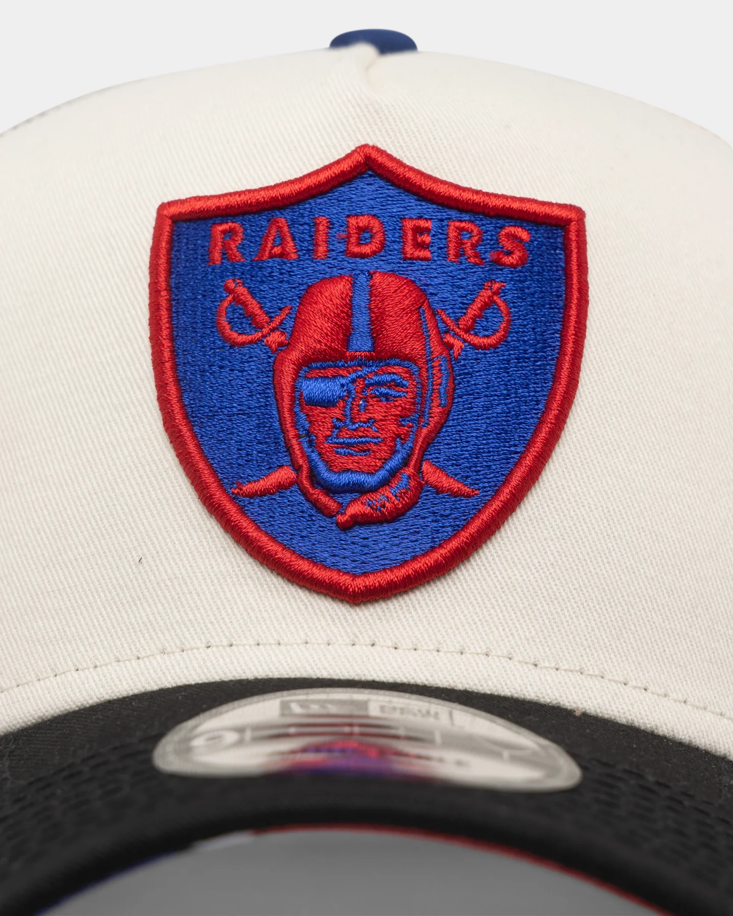 New Era Oakland Raiders 'Retro Mosaic' 9FORTY A-Frame Trucker Snapback White/Black - Image 5