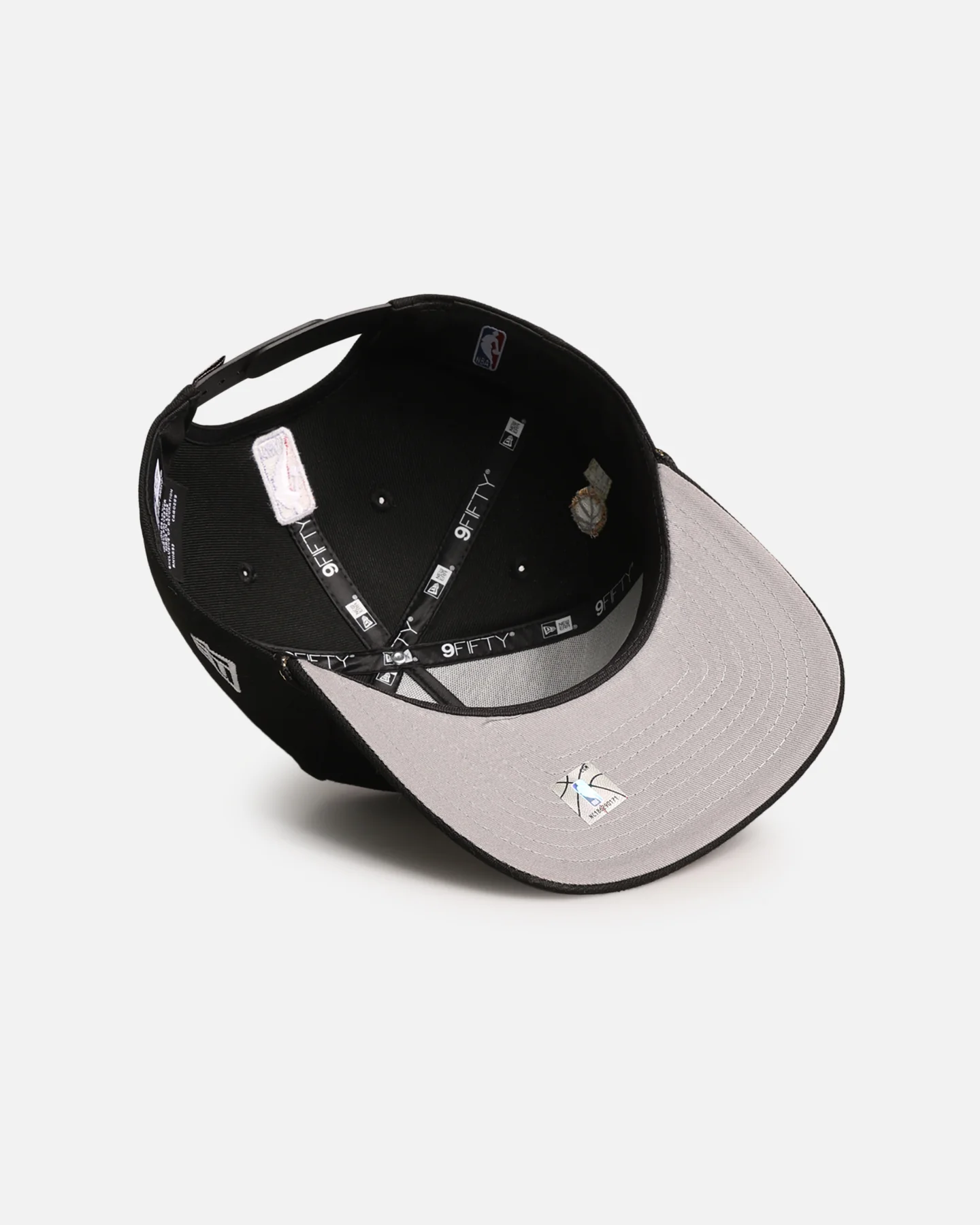 New Era Oklahoma City Thunder '25 NBA Champions Locker Room' 9FIFTY A-Frame Snapback Black - Image 6