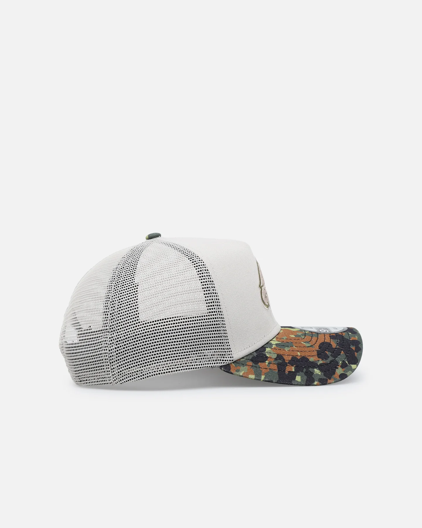 New Era Philadelphia Eagles "Camo Visor" 9FORTY A-Frame Trucker Snapback Stone/Olive - Image 3